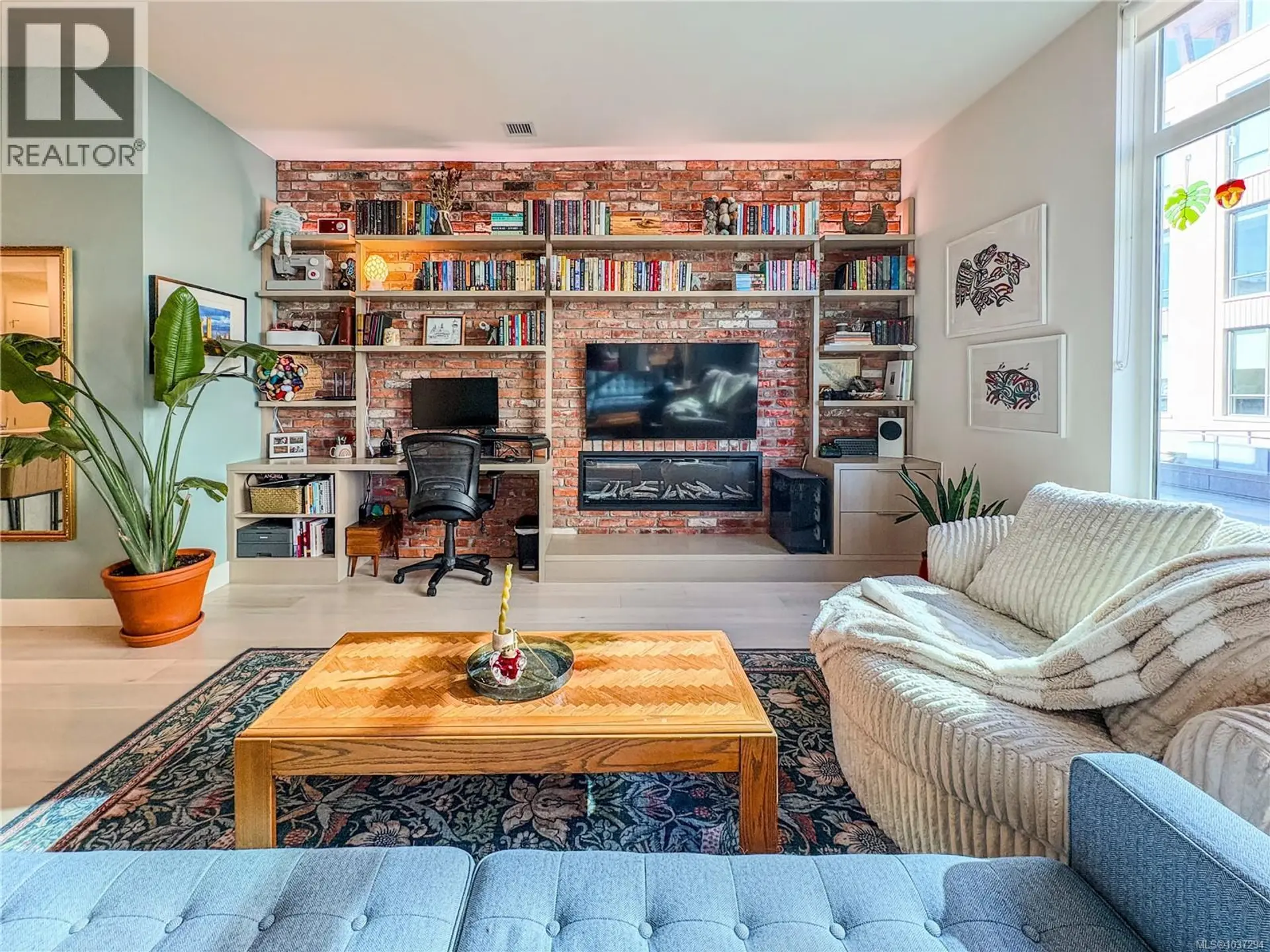 Property at #301 501 Park Pl, Esquimalt, BC