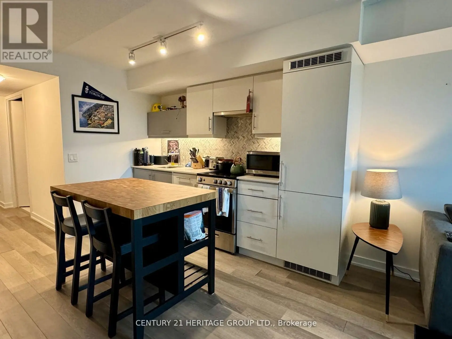 #602 181 HURON STREET - Image 2
