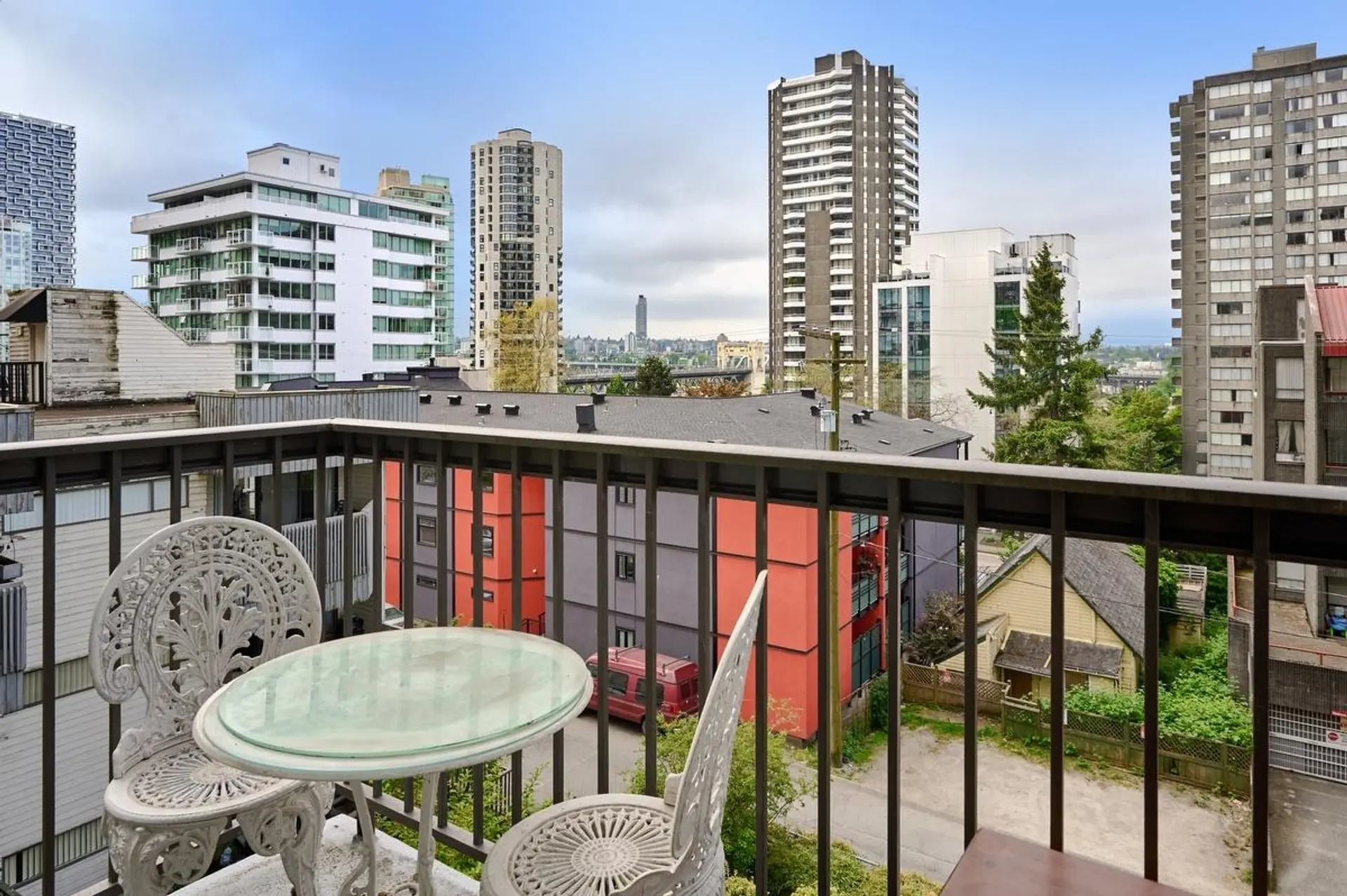 #307 1146 Harwood Street - Image 5