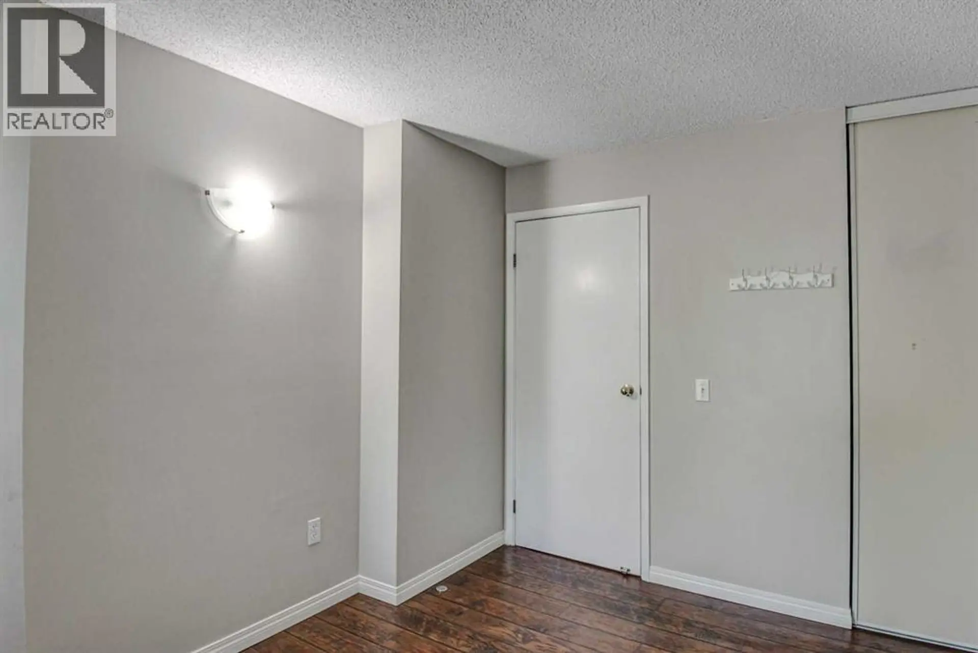 #204 1900 25A Street SW - Image 11
