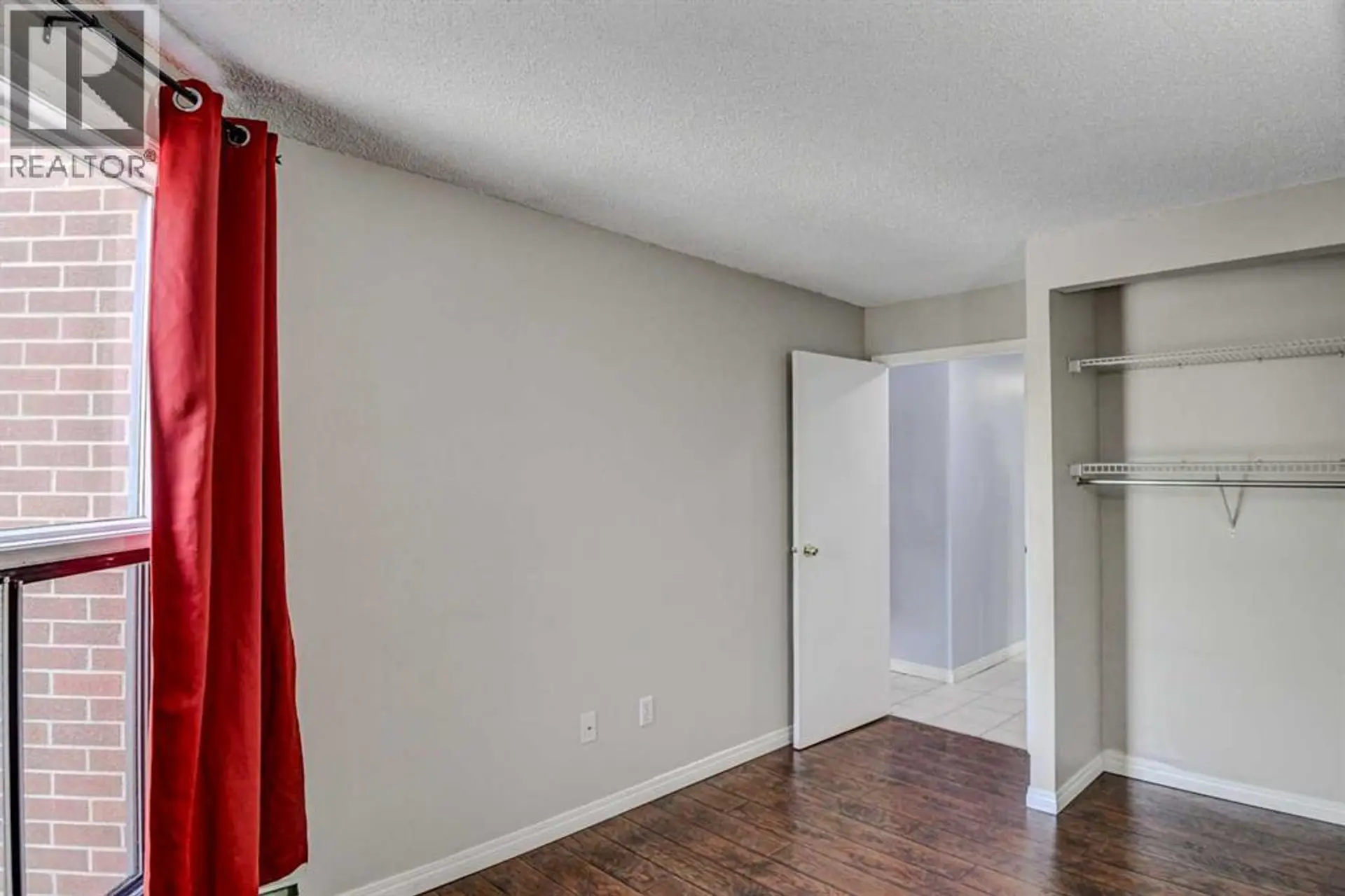 #204 1900 25A Street SW - Image 16