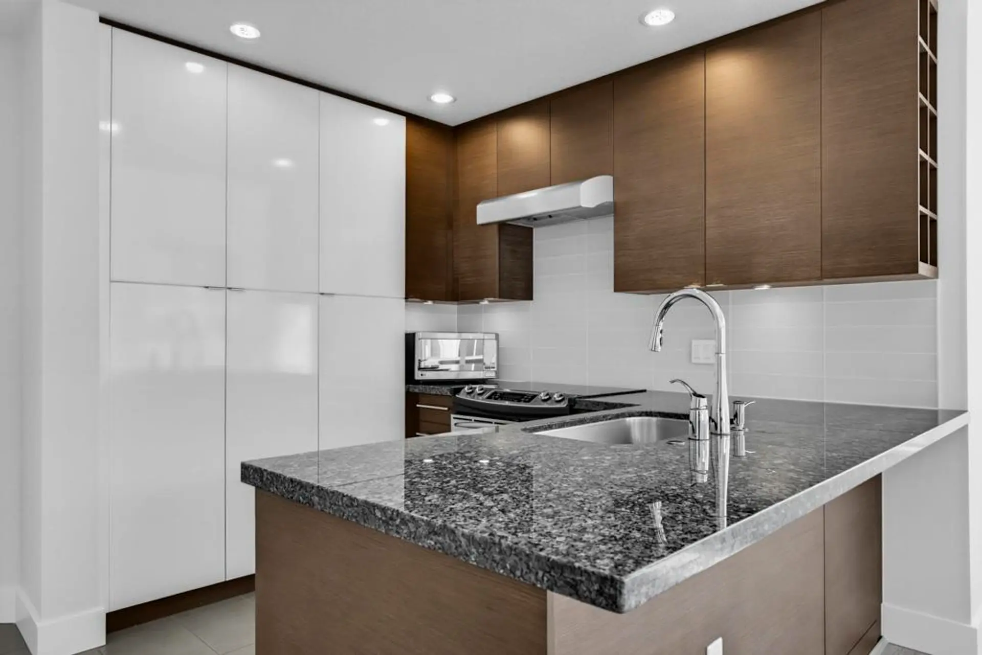 #426 5928 Birney Avenue - Image 4