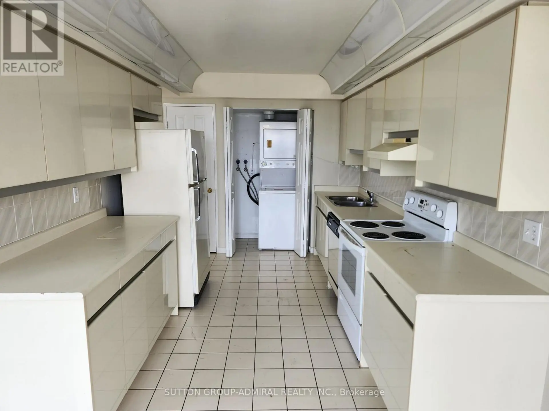 #910 120 PROMENADE CIRCLE - Image 10