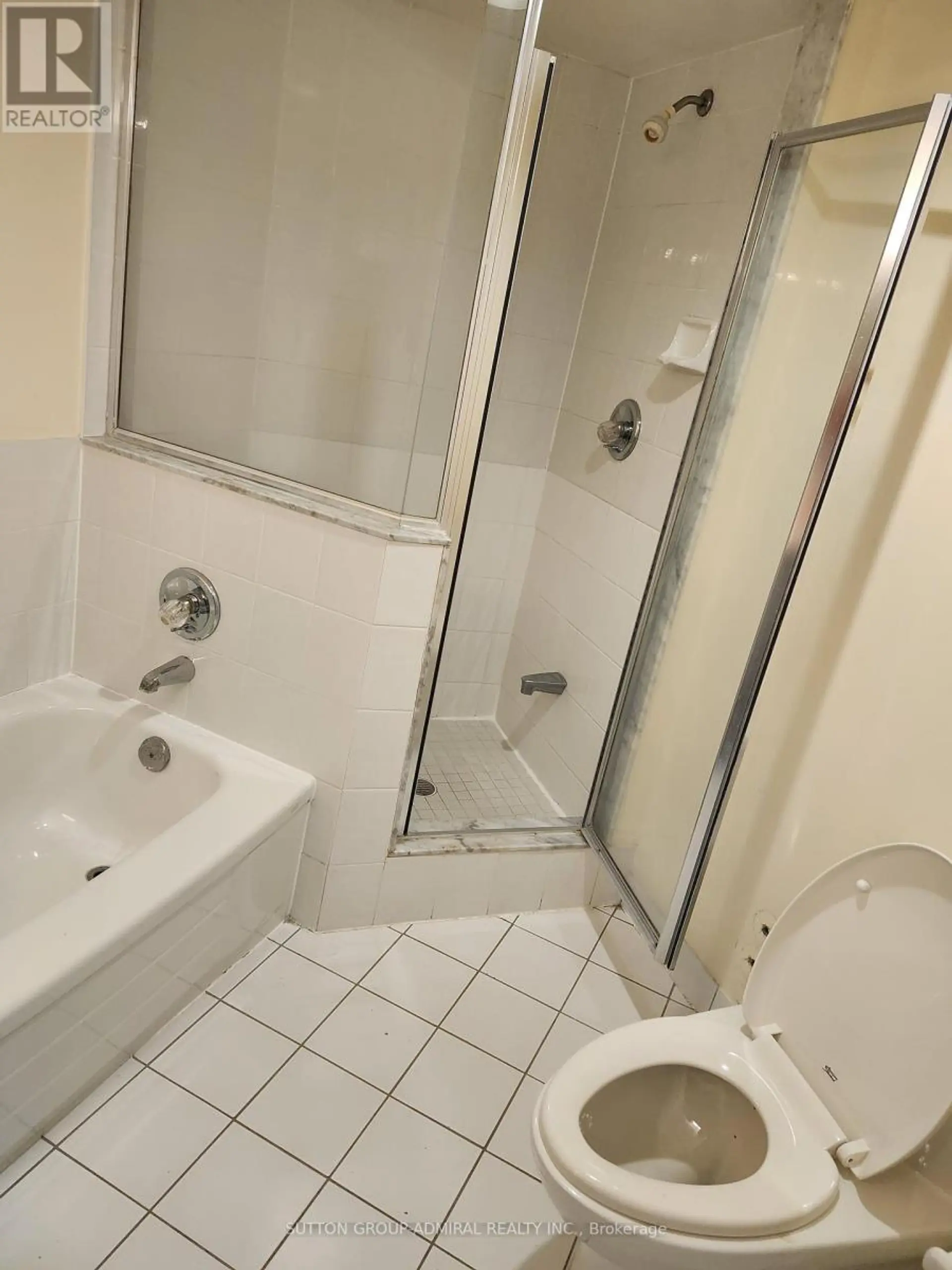 #910 120 PROMENADE CIRCLE - Image 16