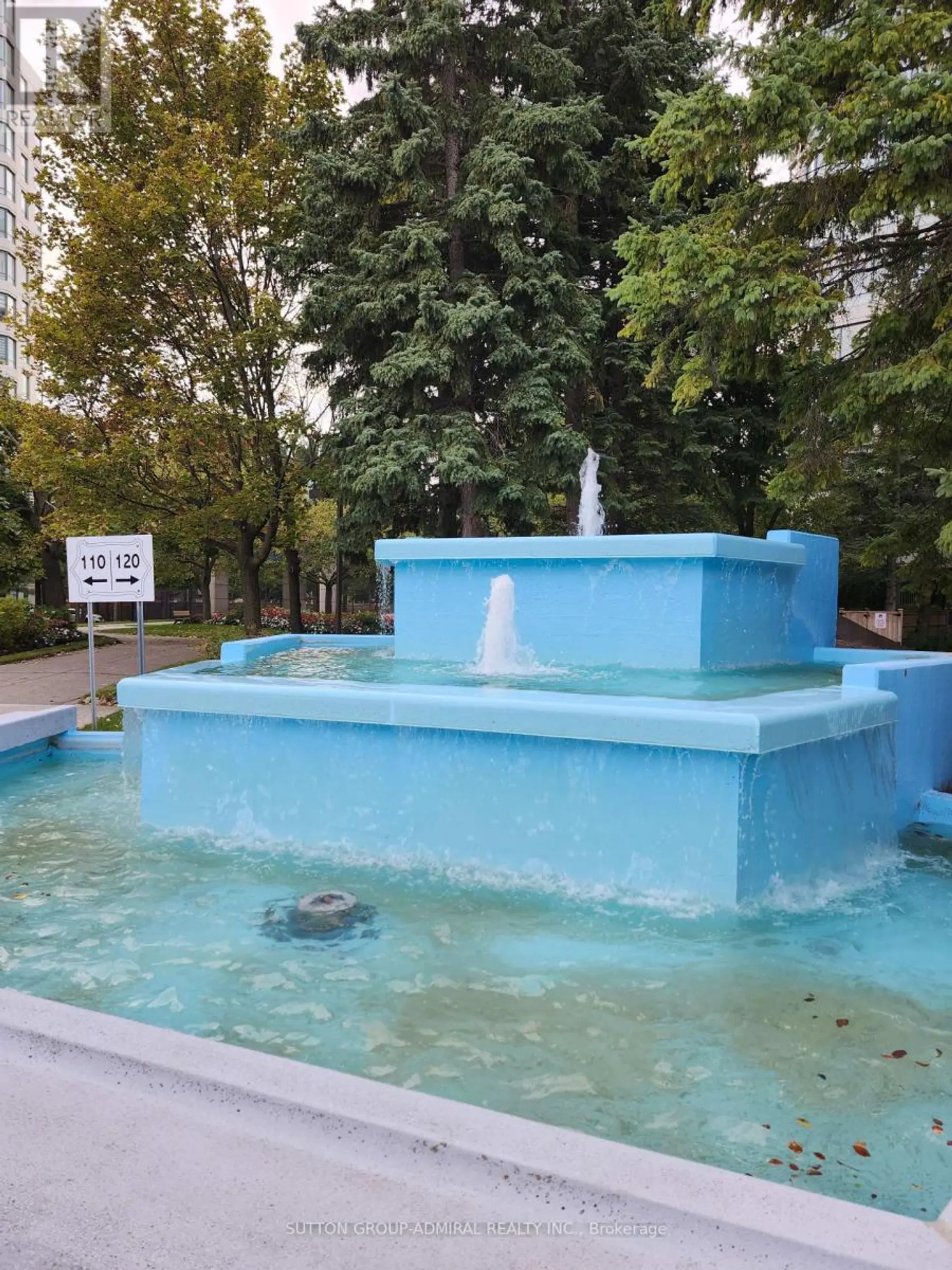 #910 120 PROMENADE CIRCLE - Image 3
