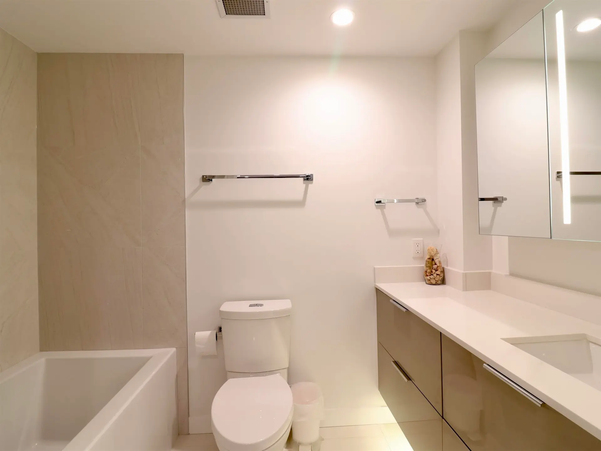 #1604 1401 Hunter Street - Image 7