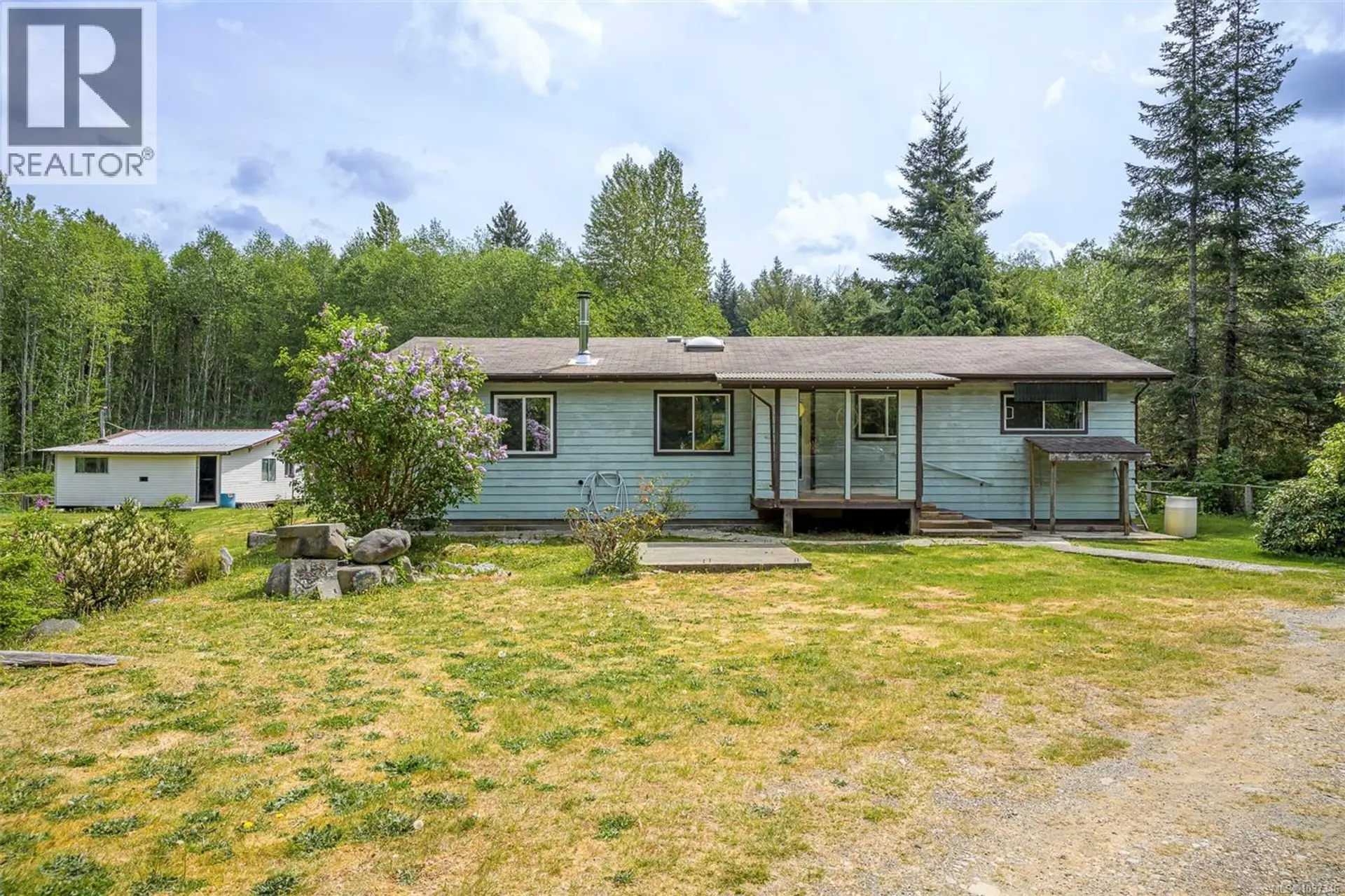 Property at 400 Dyer Rd, Sayward, BC