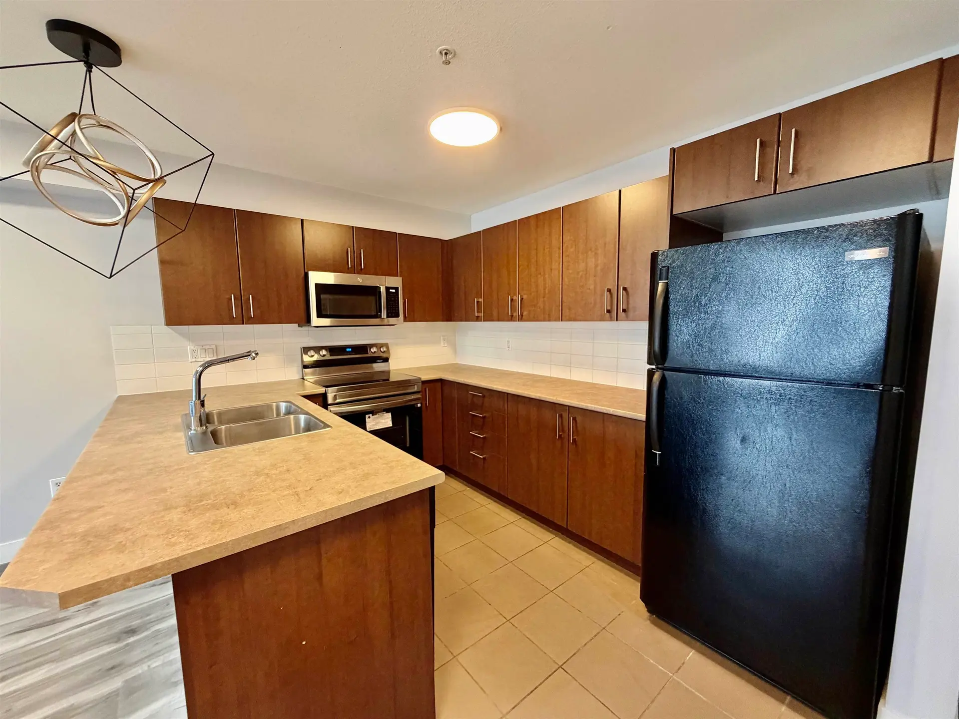 #214 45555 Yale Road - Image 3