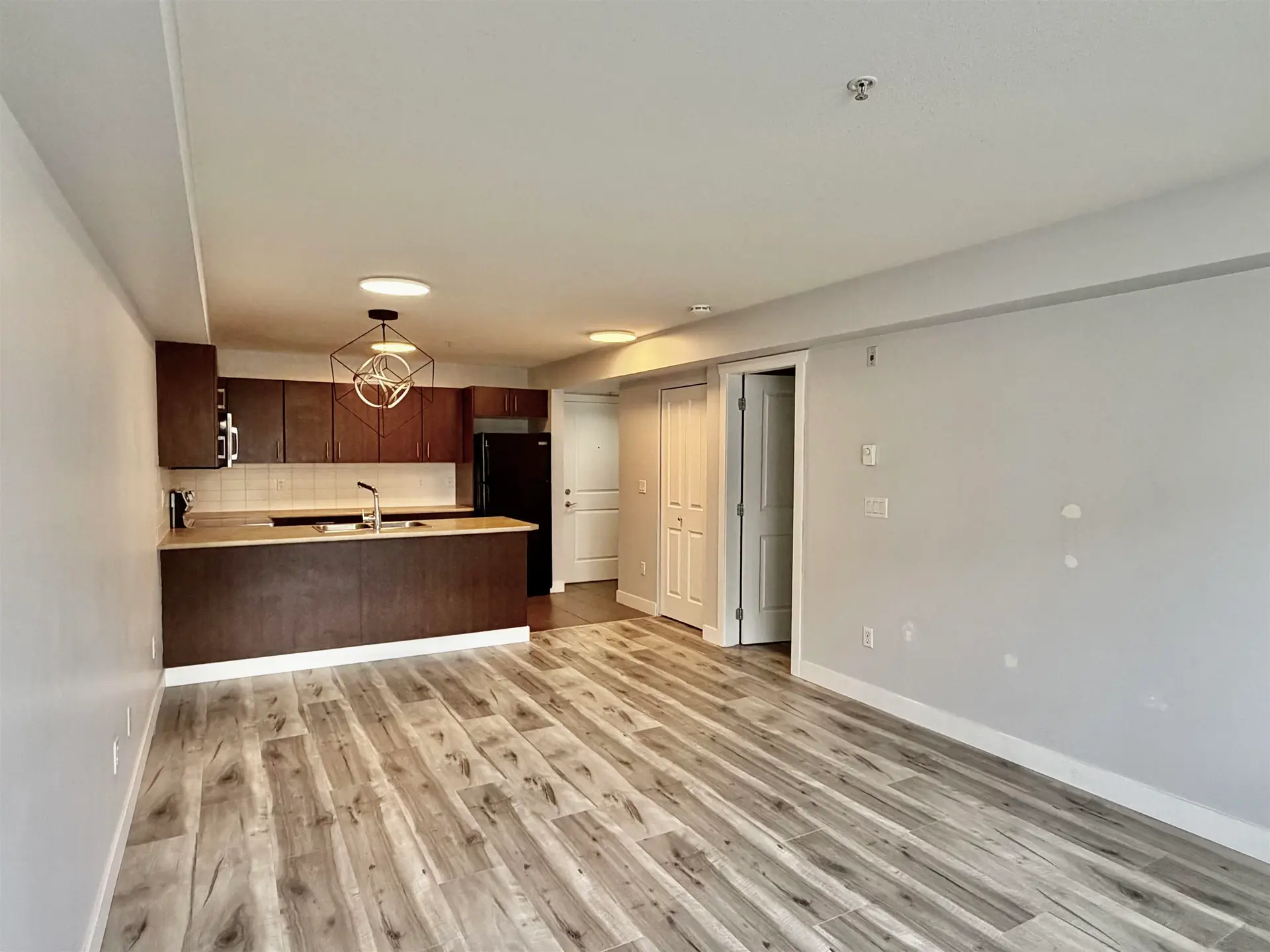 #214 45555 Yale Road - Image 8