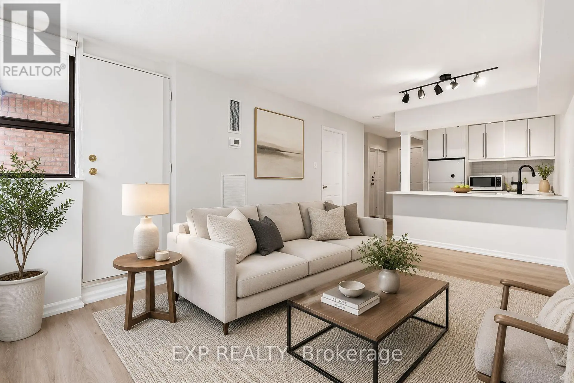 #435 60 ST PATRICK STREET - Image 9