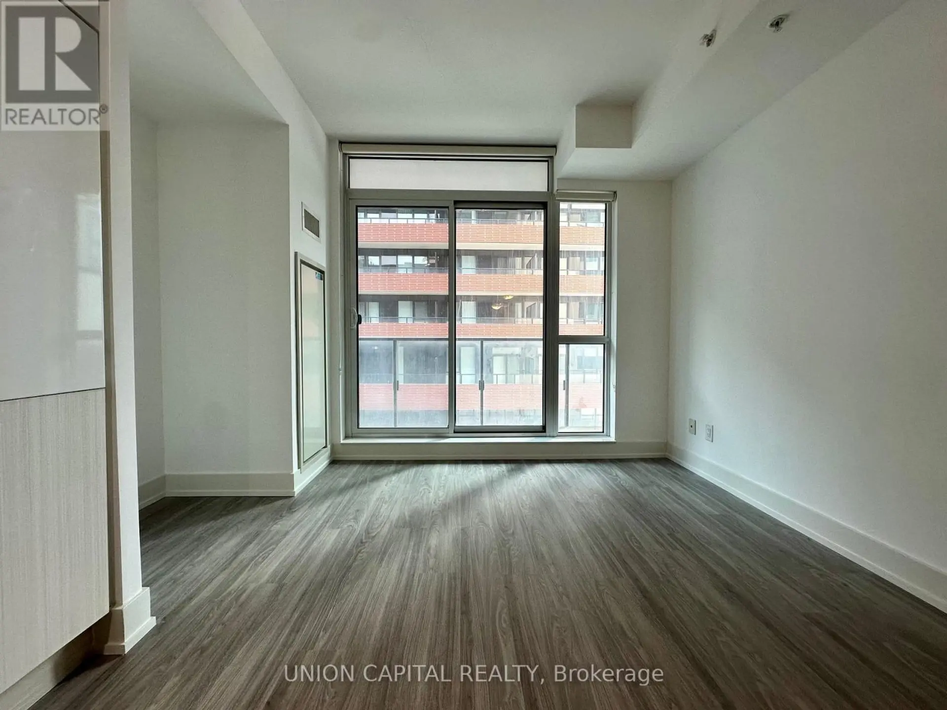 #501 39 SHERBOURNE STREET - Image 3