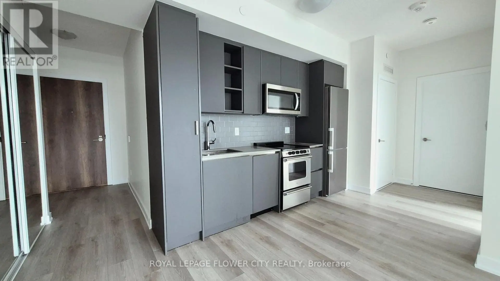 #432 251 MANITOBA STREET - Image 2