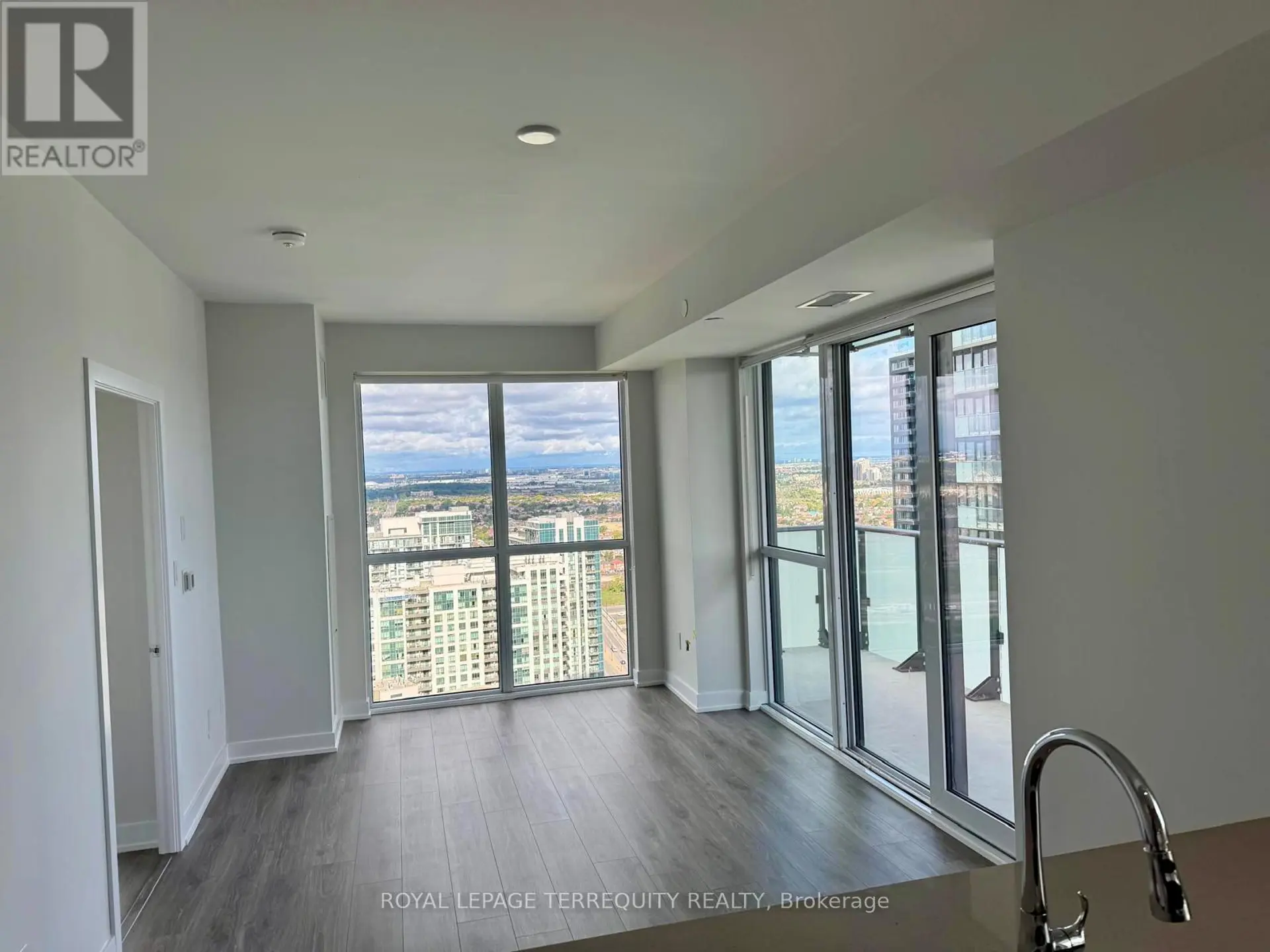 #3004 4130 PARKSIDE VILLAGE DRIVE - Image 6