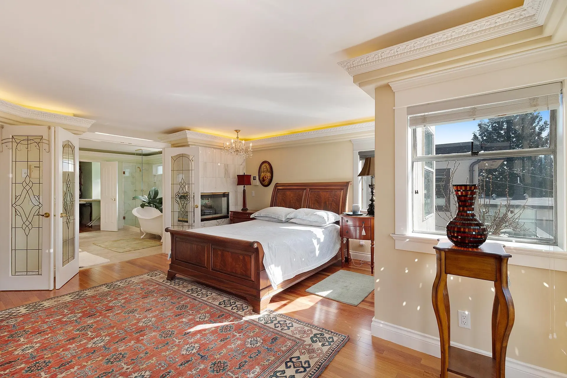 2541 Marine Drive - Image 12
