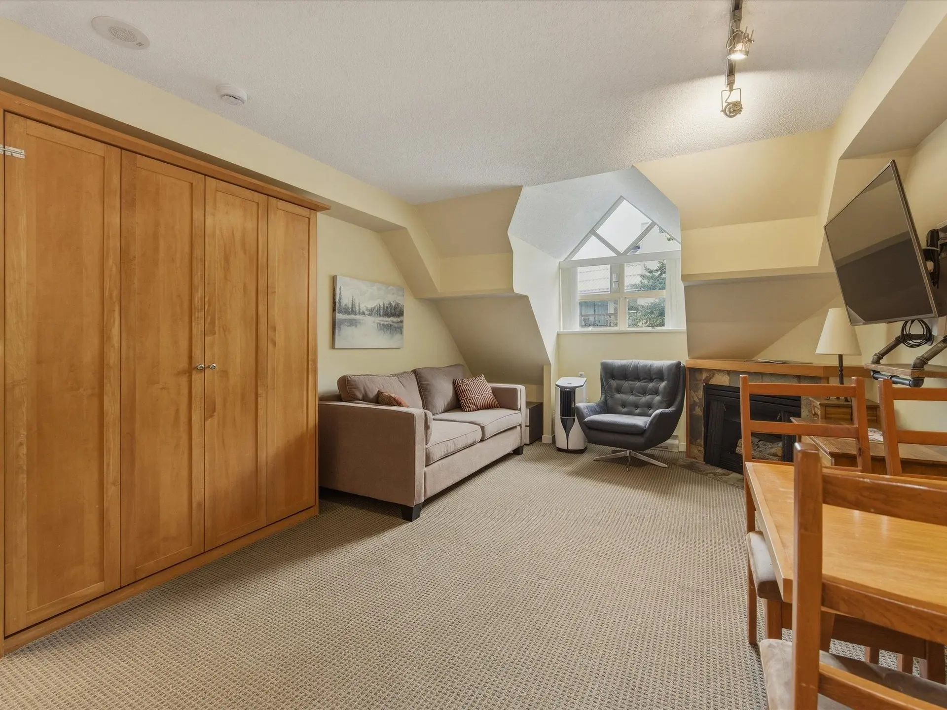 #4404 4295 Blackcomb Way - Image 5