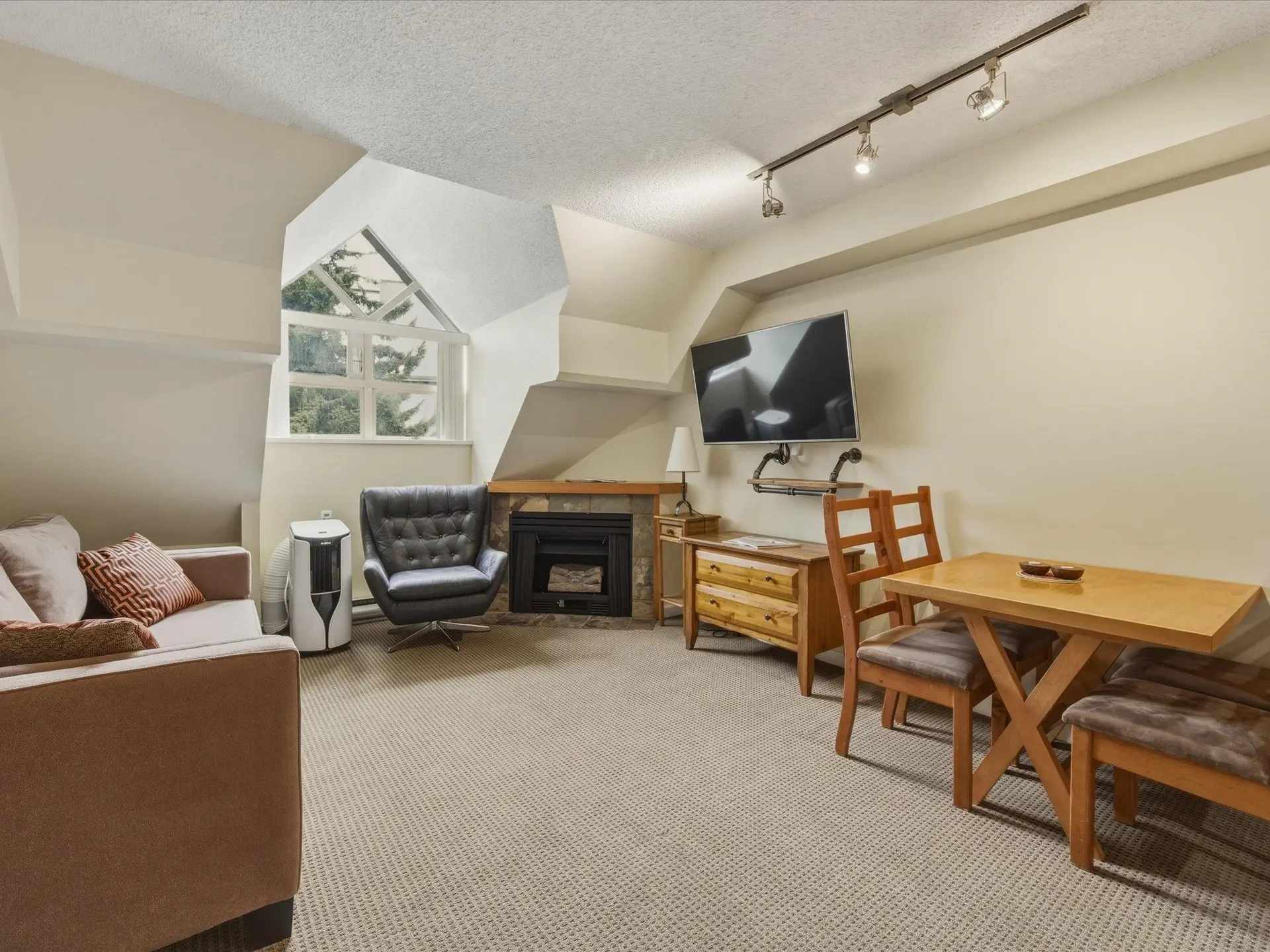 #4404 4295 Blackcomb Way - Image 4