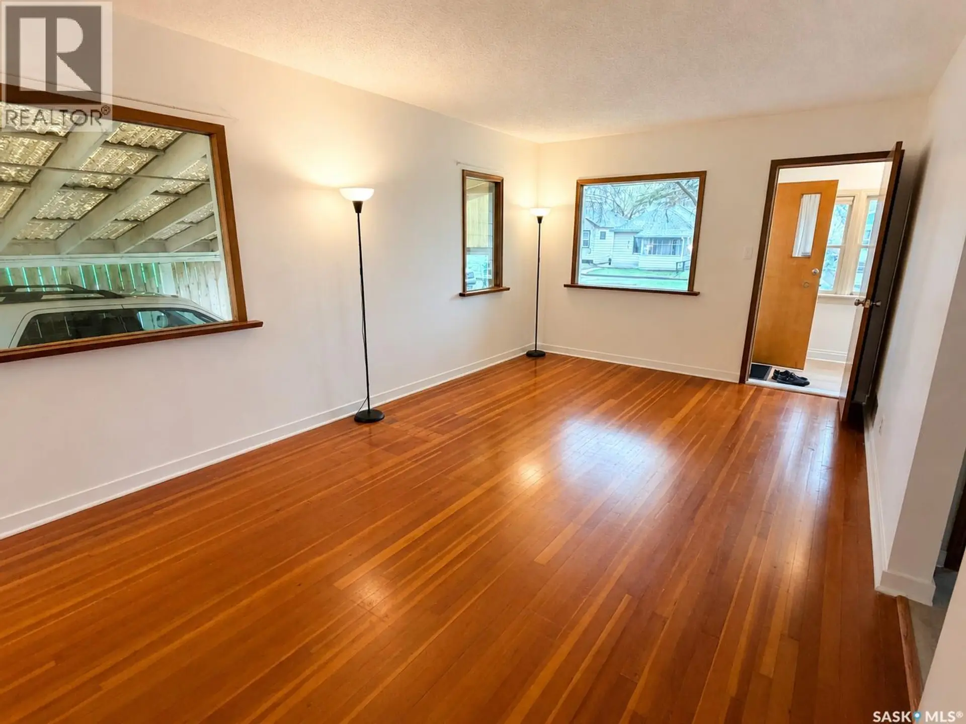 828 I AVENUE S - Image 4