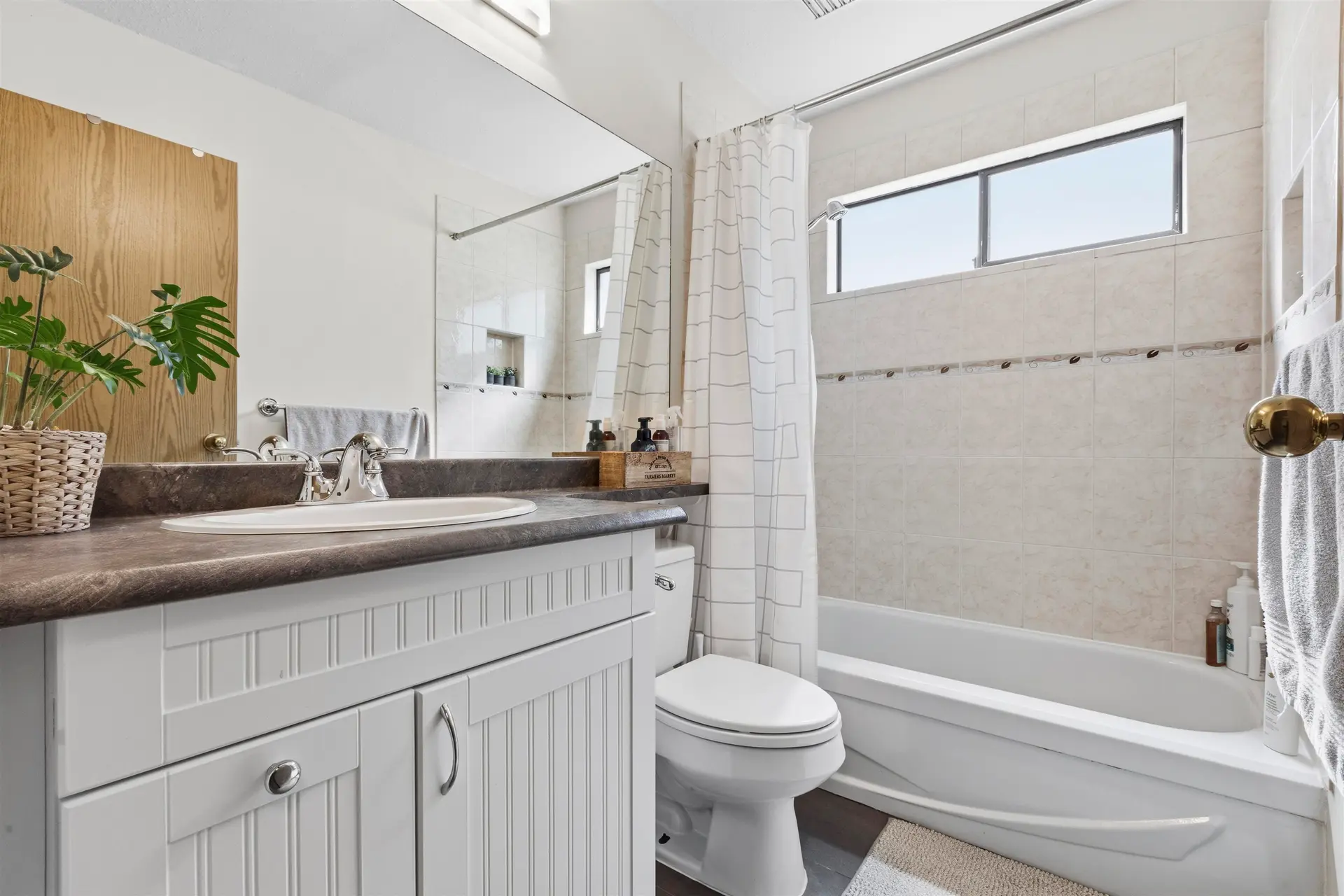9768 151a Street - Image 11