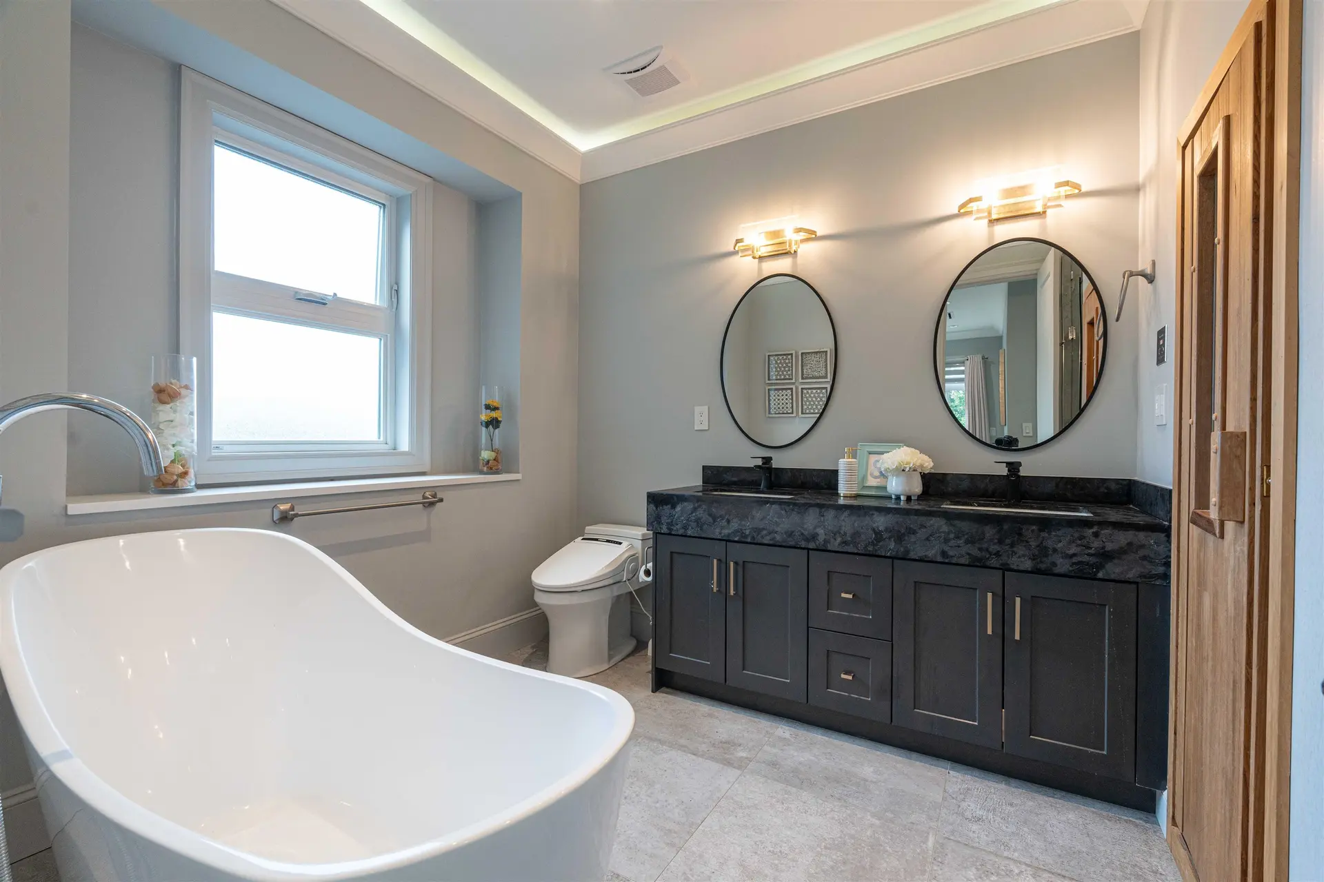 7660 Malahat Avenue - Image 15