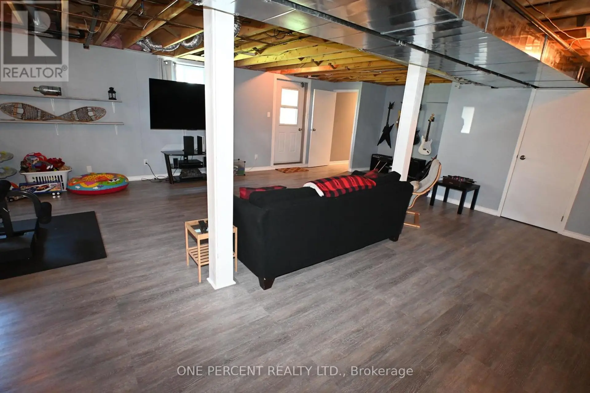 2010 RUE DU PARC STREET W - Image 14