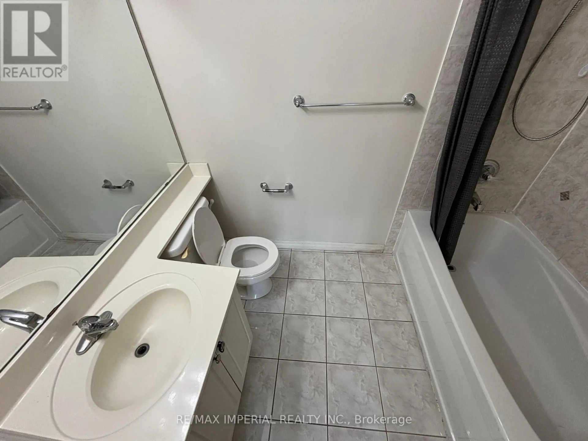 #2110 220 BURNHAMTHORPE ROAD W - Image 16