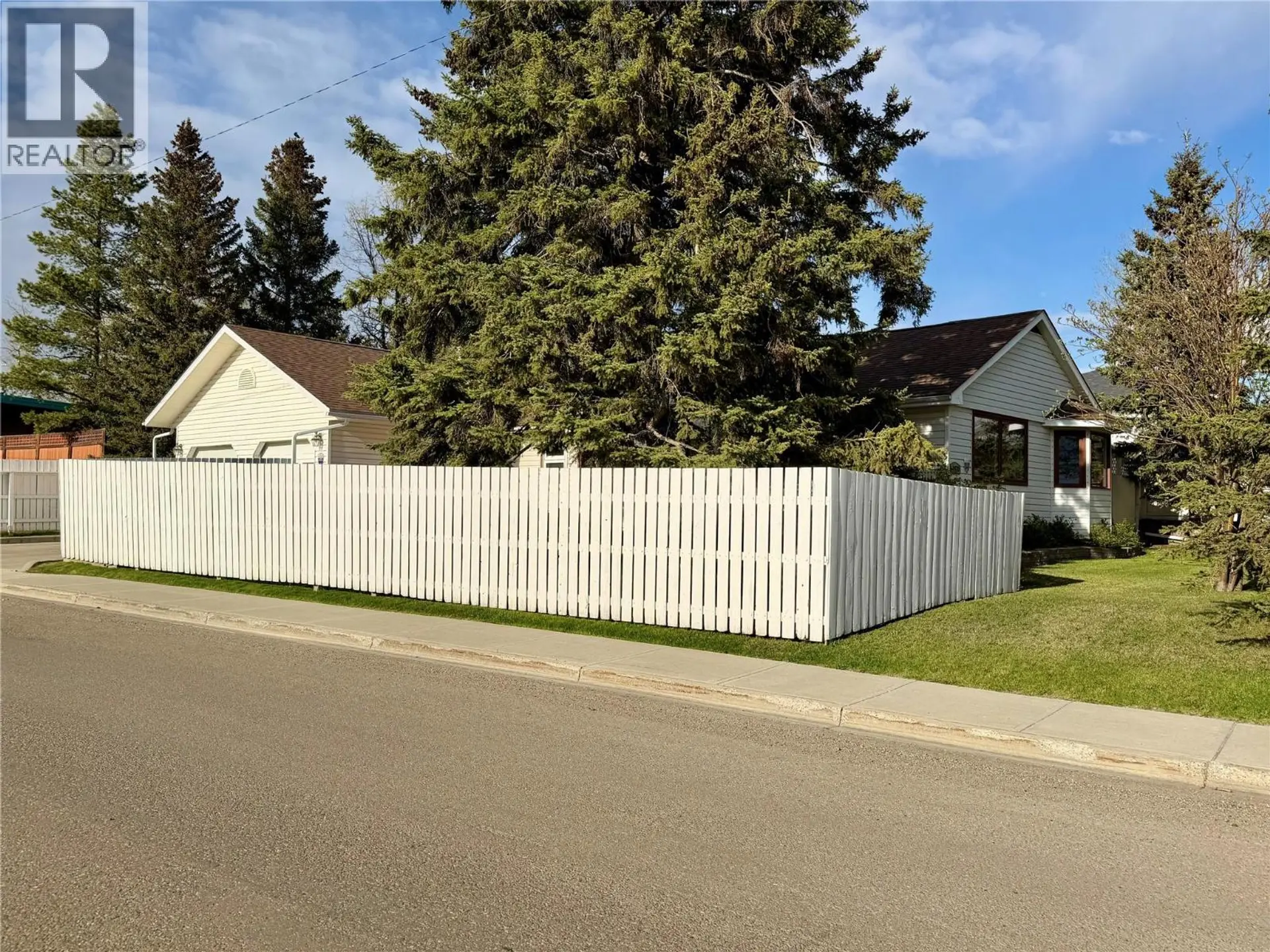 Property at 1820 91 Avenue, Dawson Creek, BC