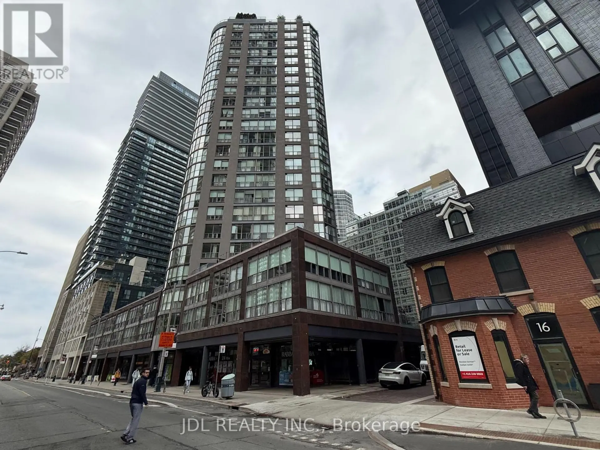 #2002 24 WELLESLEY STREET W - Image 1