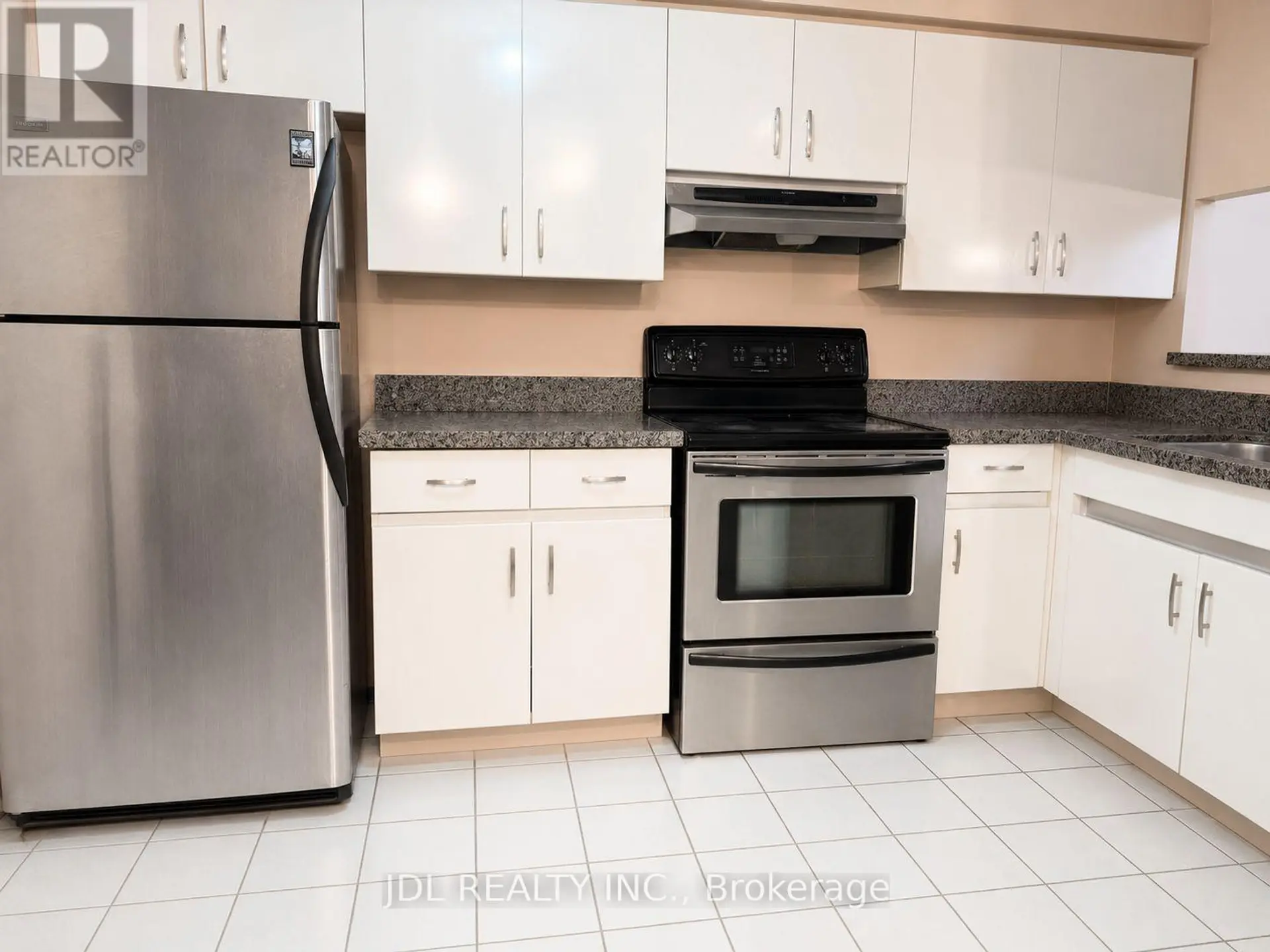 #2002 24 WELLESLEY STREET W - Image 3