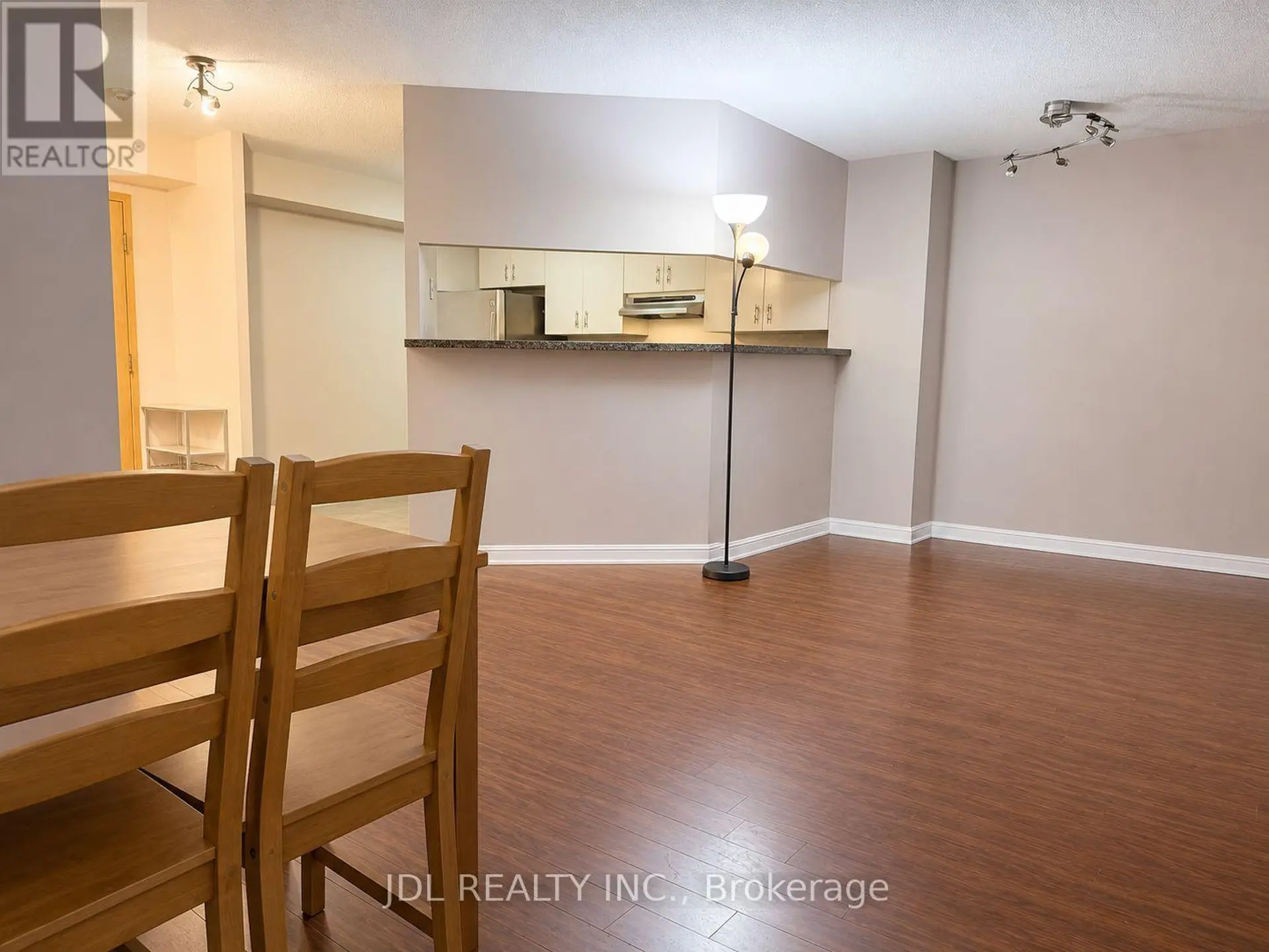 #2002 24 WELLESLEY STREET W - Image 6