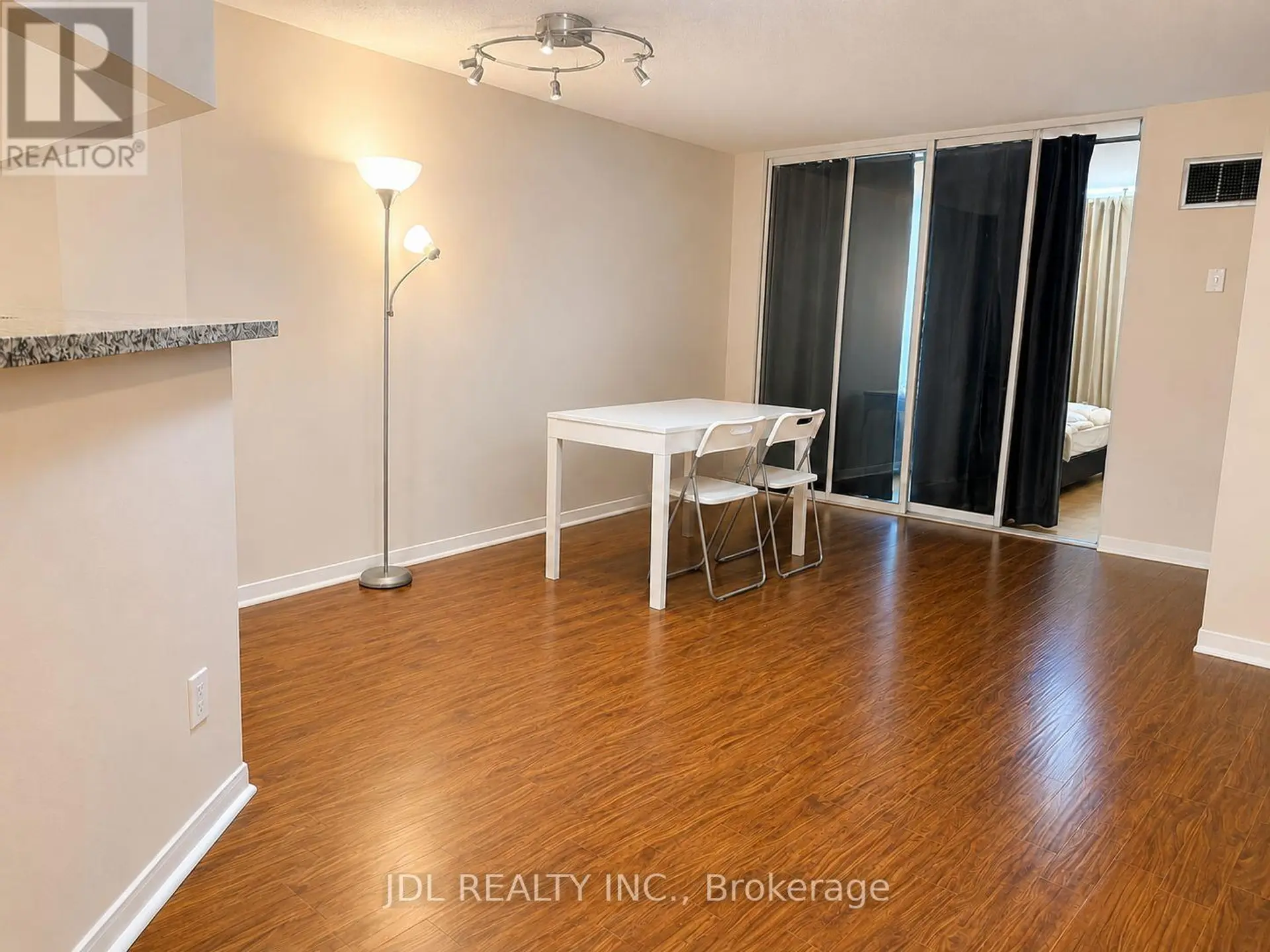 #2002 24 WELLESLEY STREET W - Image 7