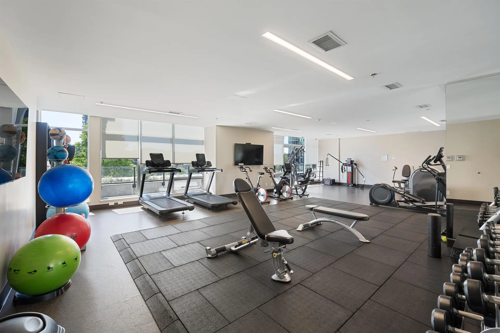 #1106 2181 Madison Avenue - Image 18