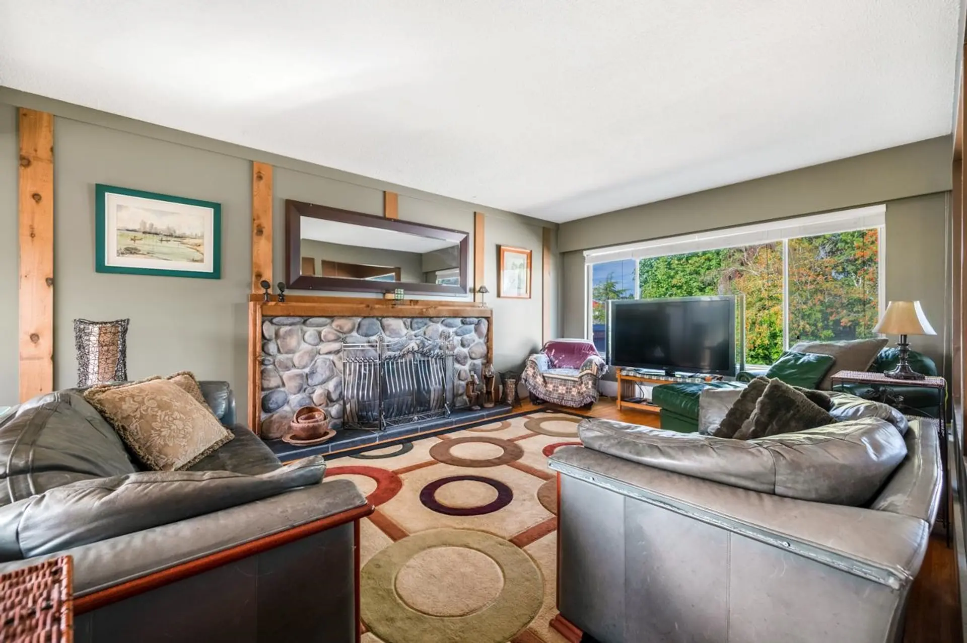 10540 Aintree Crescent - Image 16