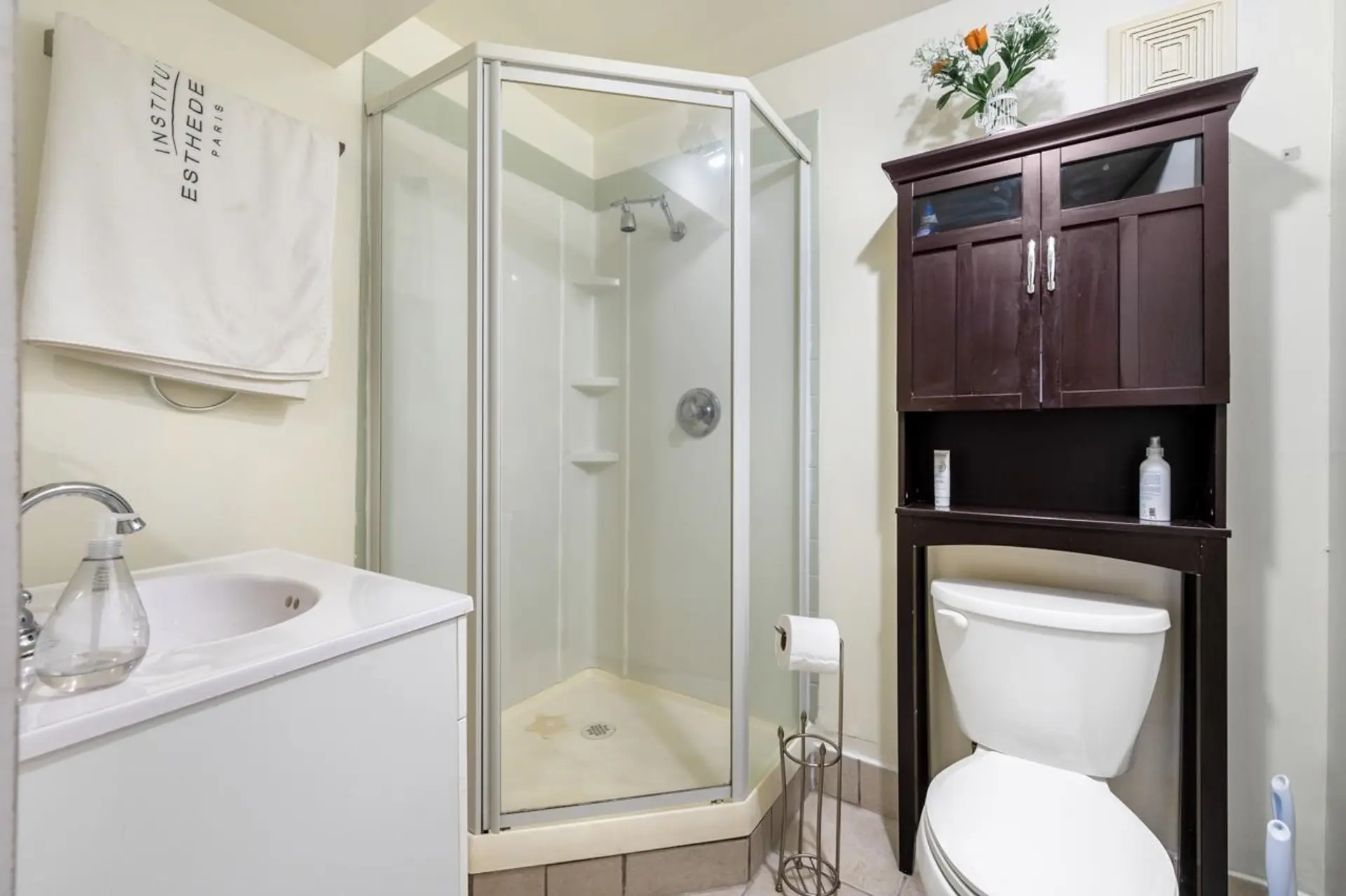 10540 Aintree Crescent - Image 11