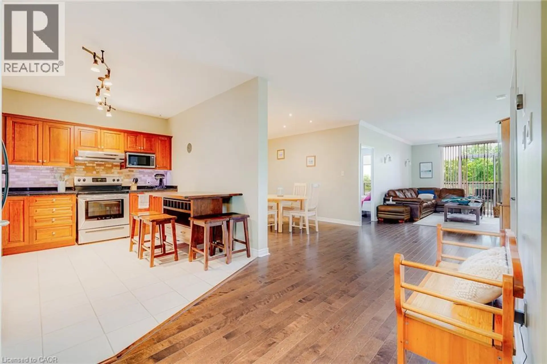 #403 255 KEATS Way - Image 4