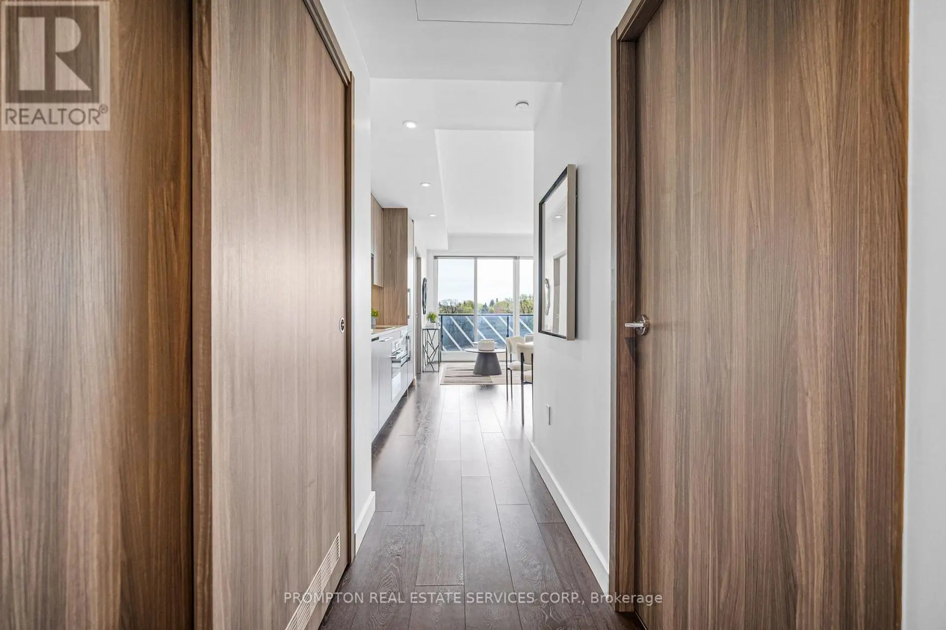 #703 95 MCMAHON DRIVE - Image 2