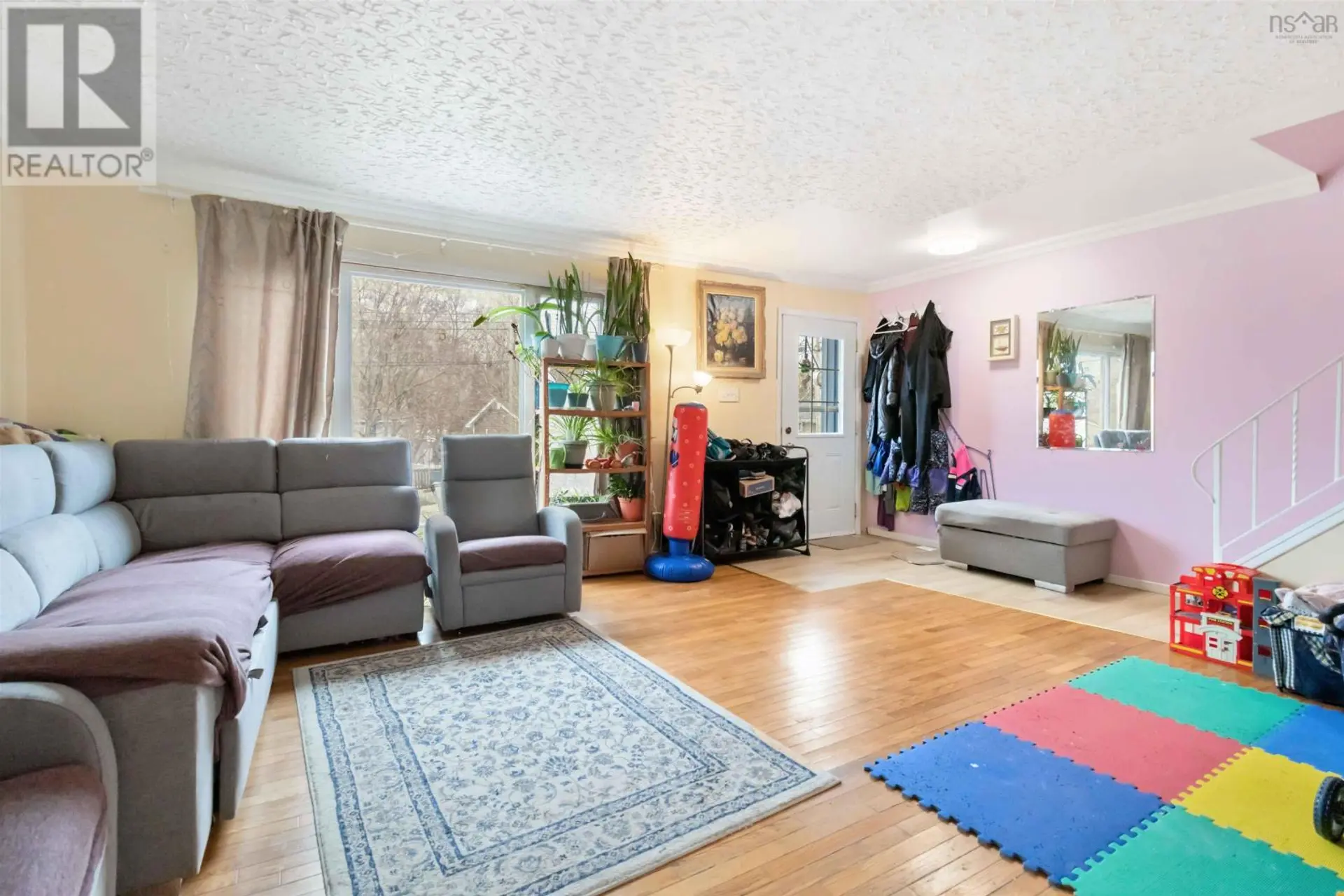 1570 Riverside Drive - Image 5