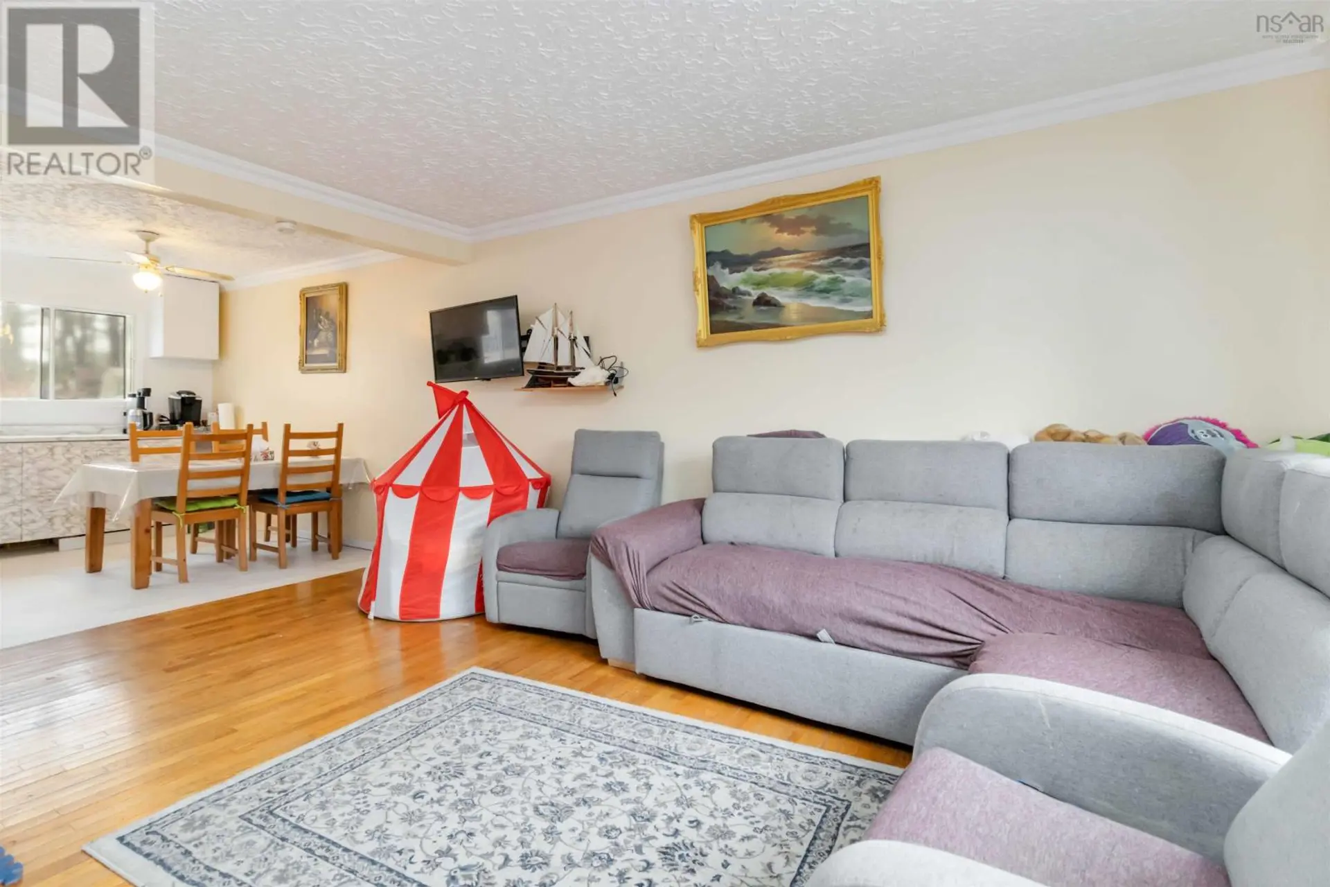 1570 Riverside Drive - Image 4