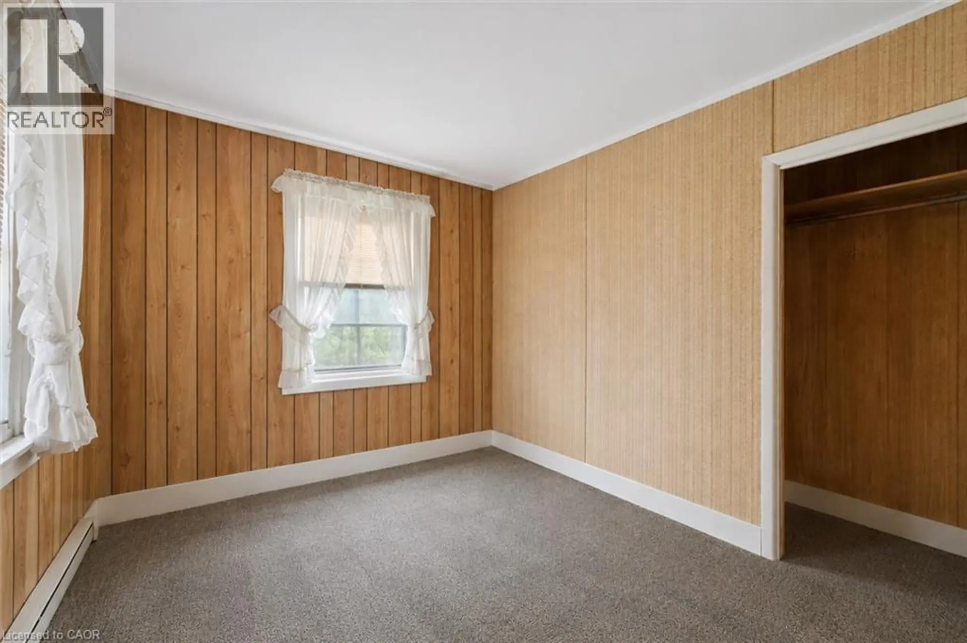 36 ELGIN Street E - Image 15