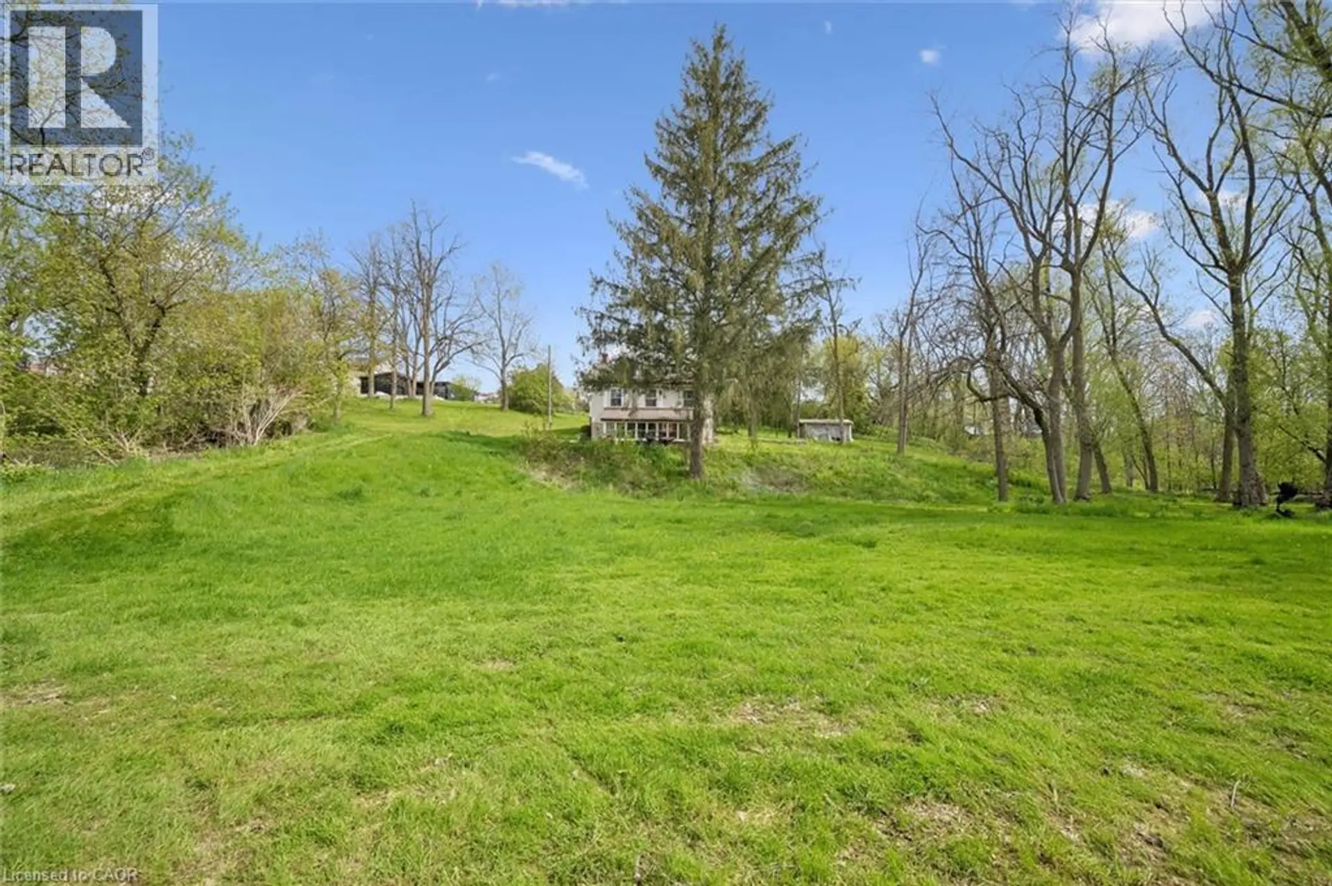 36 ELGIN Street E - Image 9