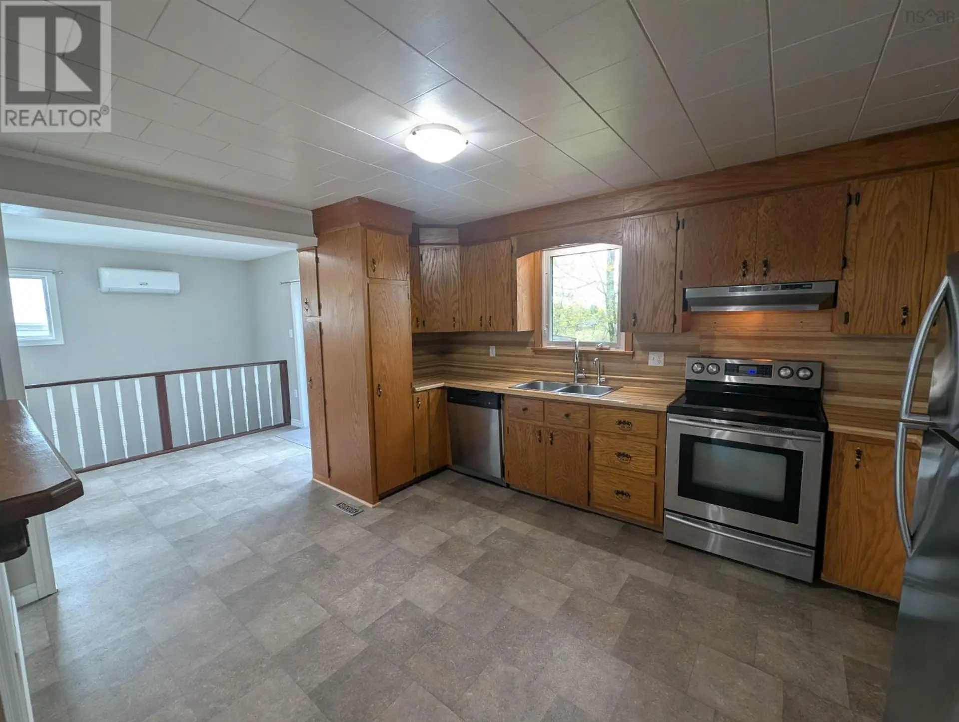 2095 Highway 2 - Image 11