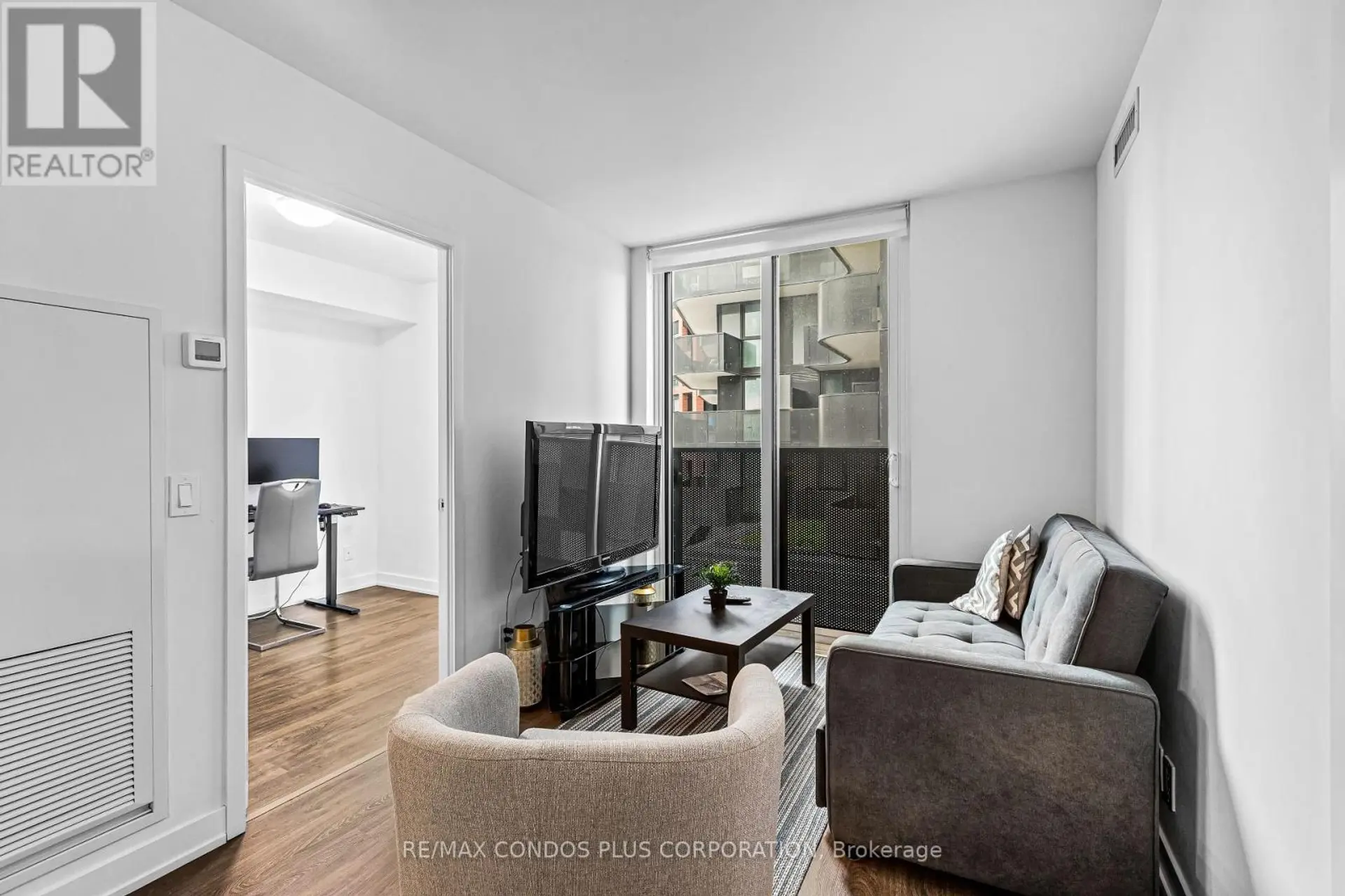 #311 30 TRETTI WAY - Image 11