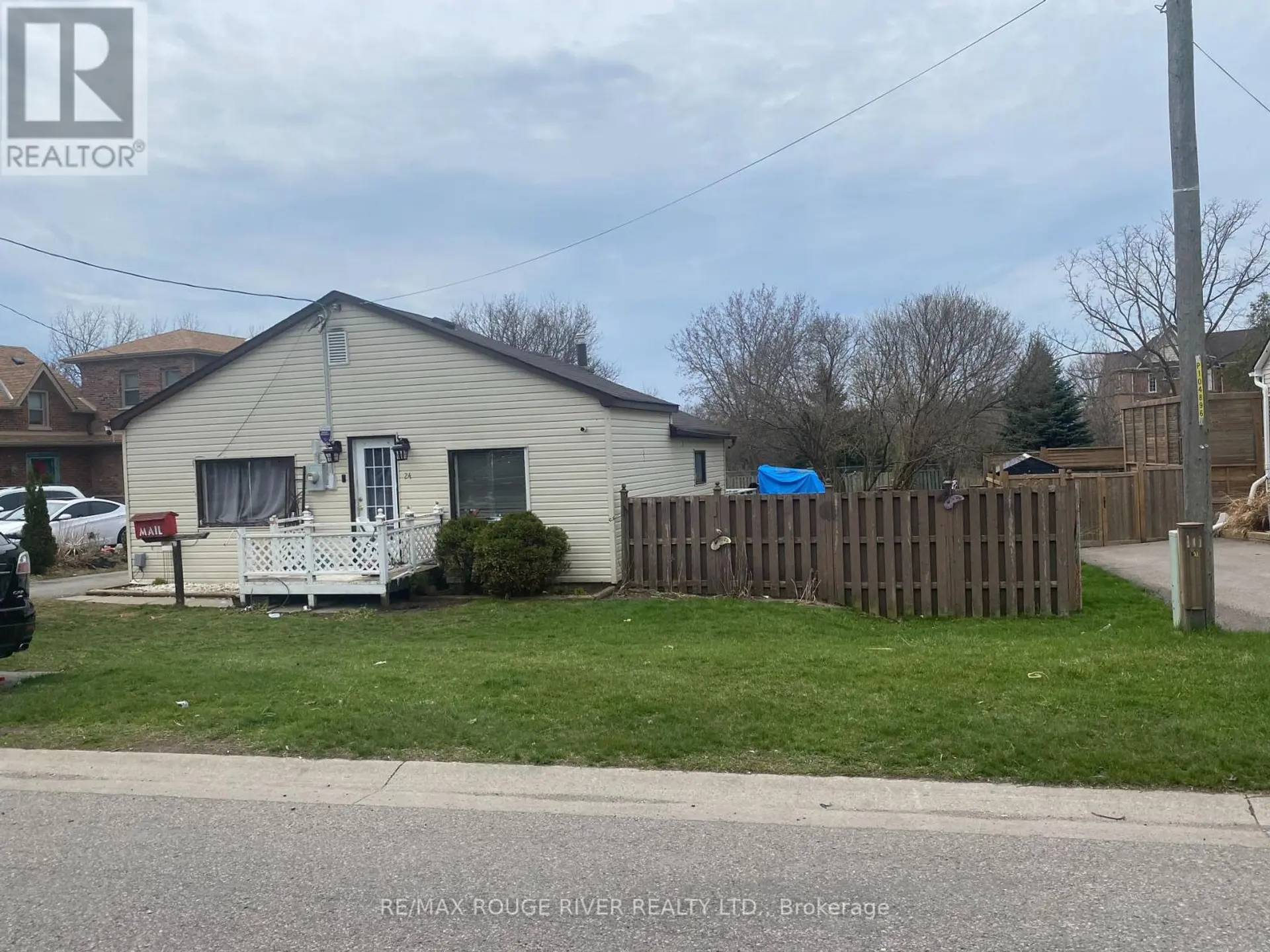 24 HUNT STREET - Image 1