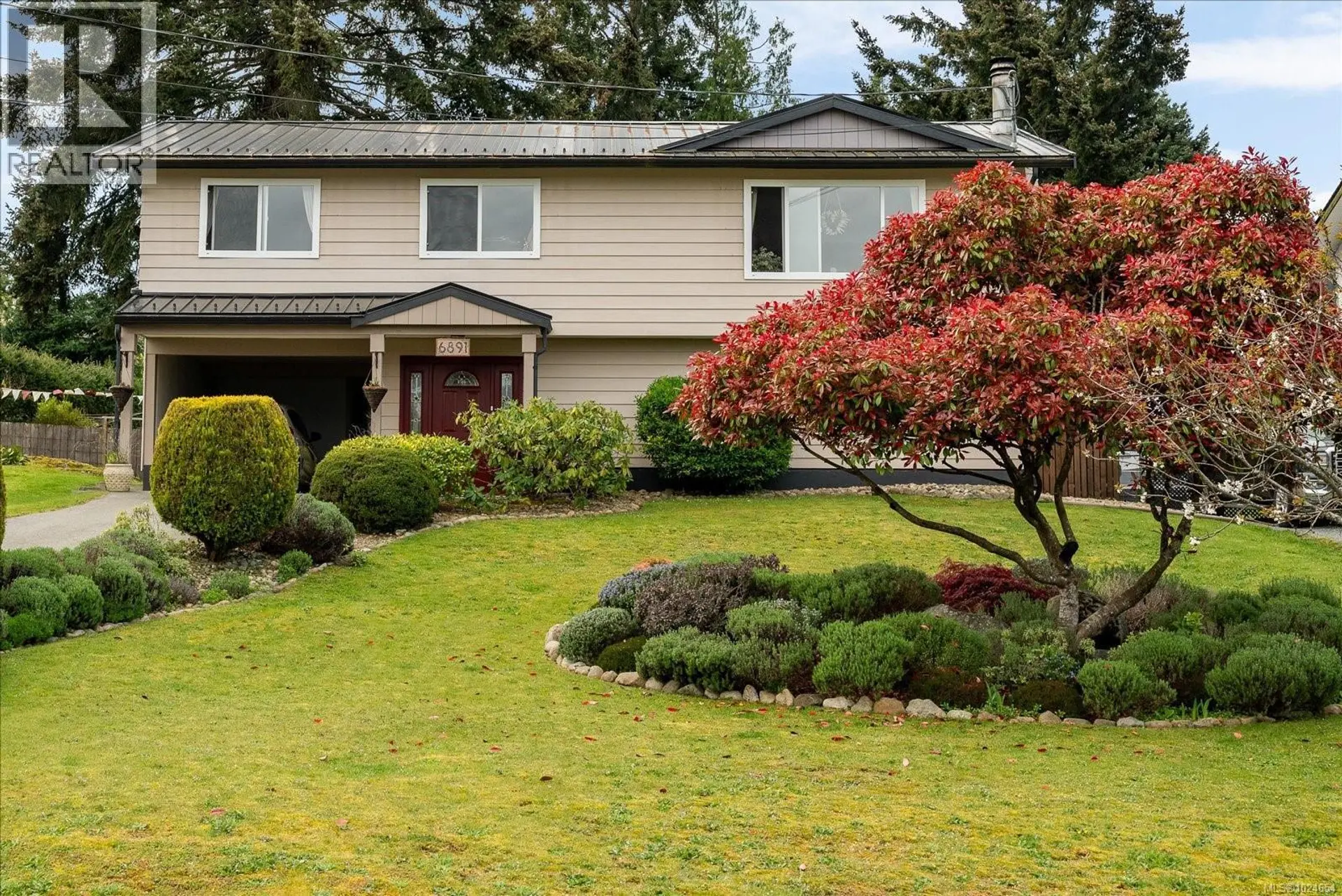 Property at 6891 Harwood Dr, Lantzville, BC