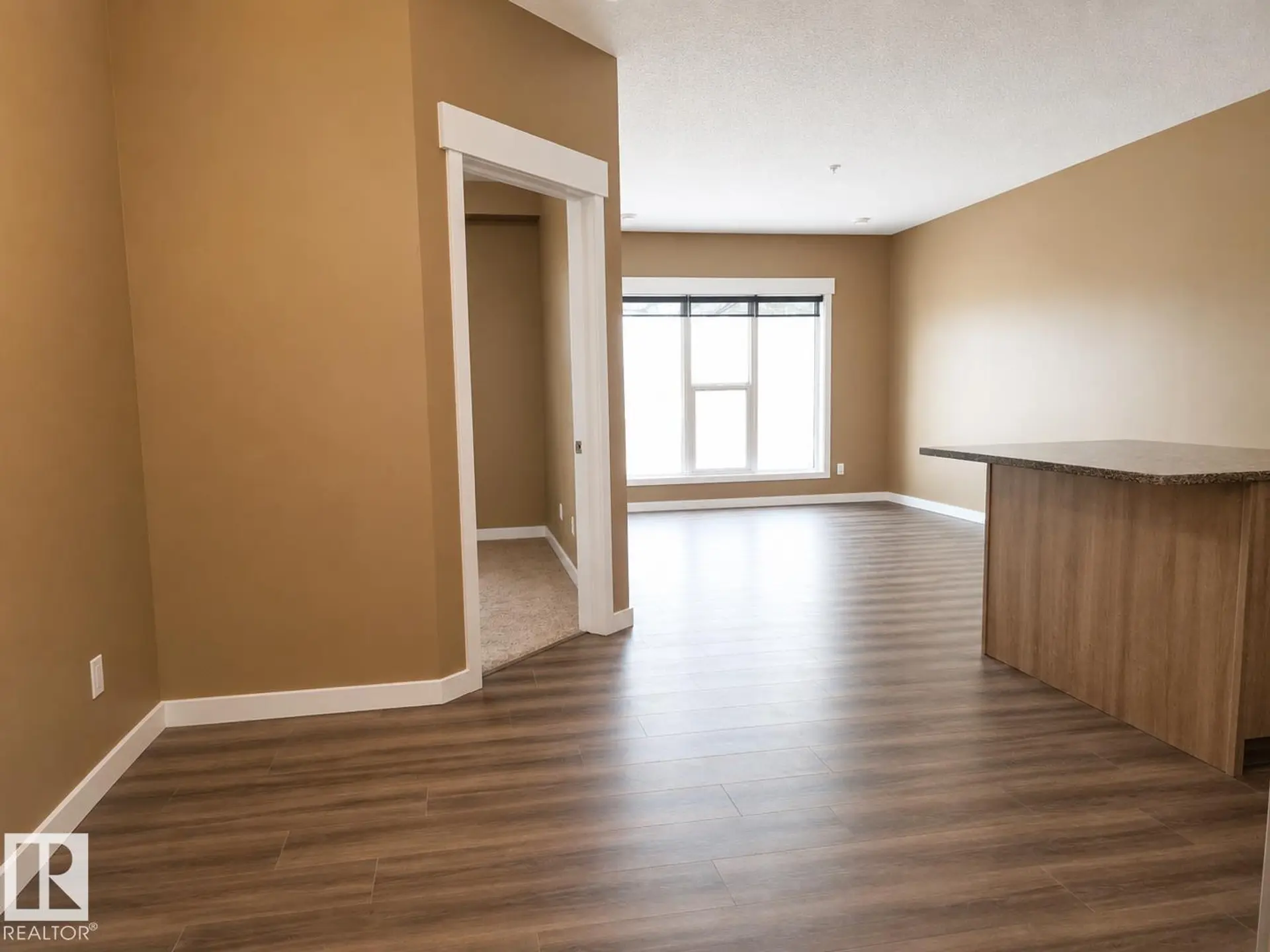 #203 10518 113 ST NW - Image 6