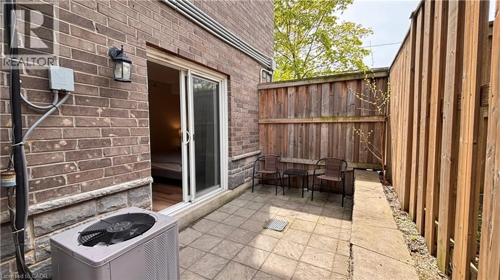 #1 122 COURTLAND Avenue E - Image 12