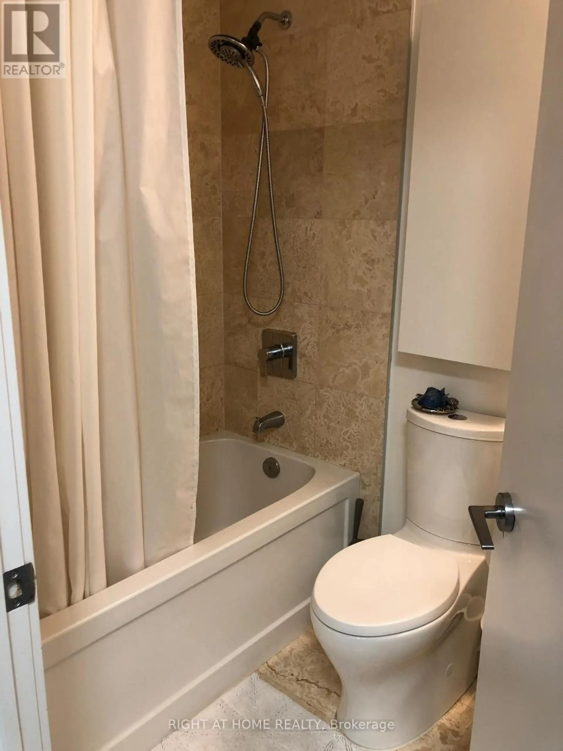 #511 14 YORK STREET - Image 13