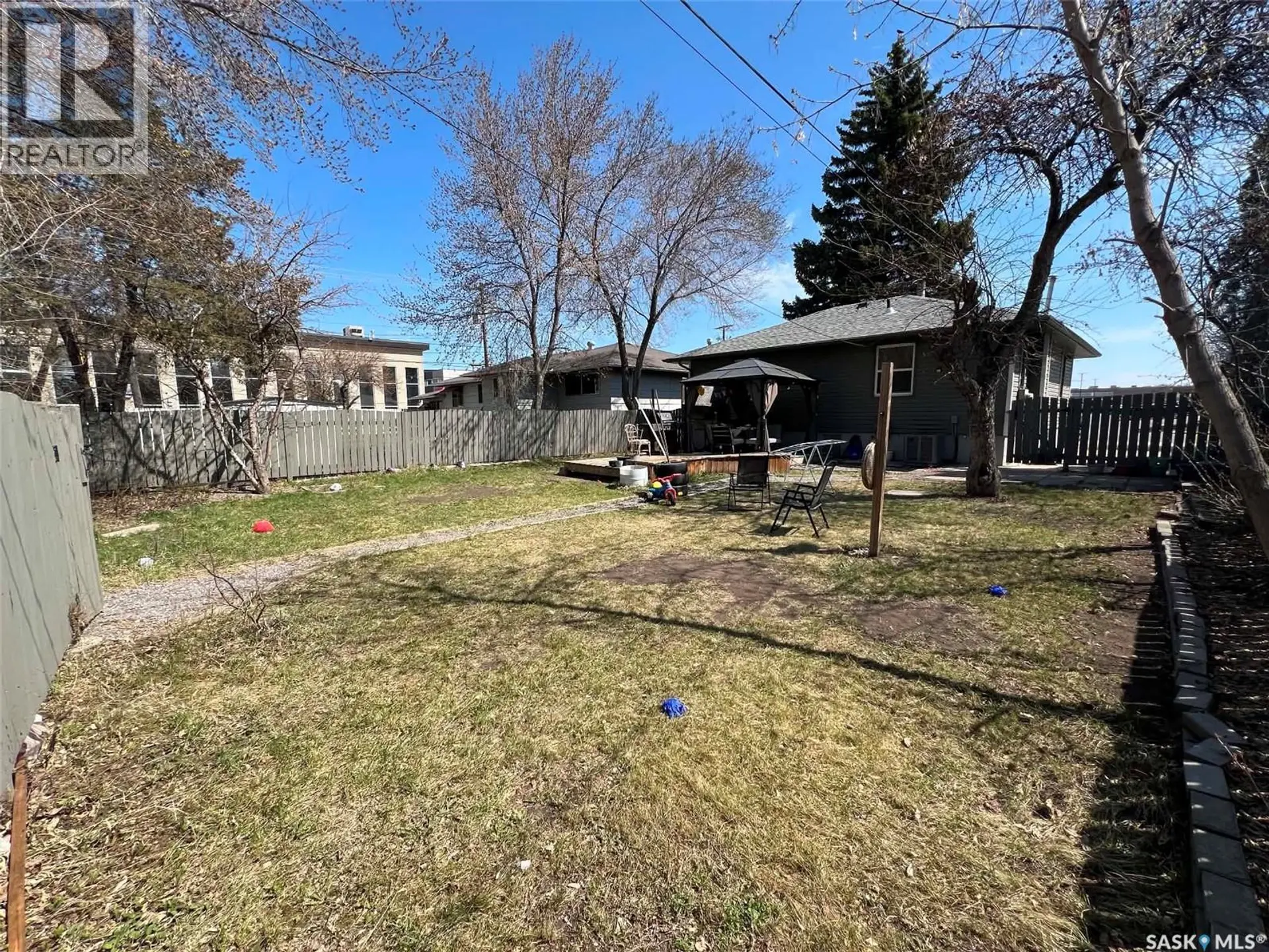 1116 Cumberland AVENUE S - Image 17
