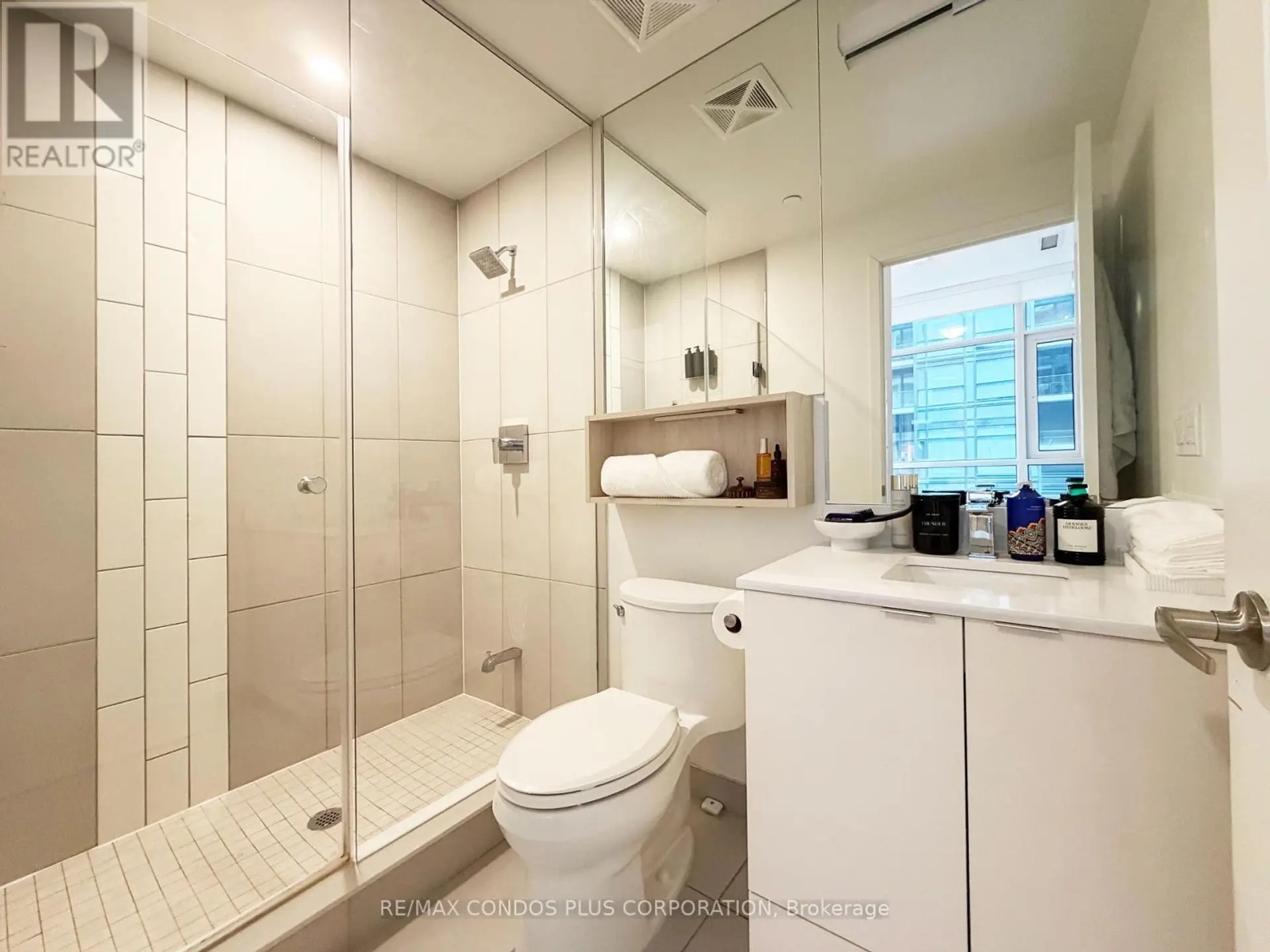 #1113 60 PRINCESS STREET - Image 11