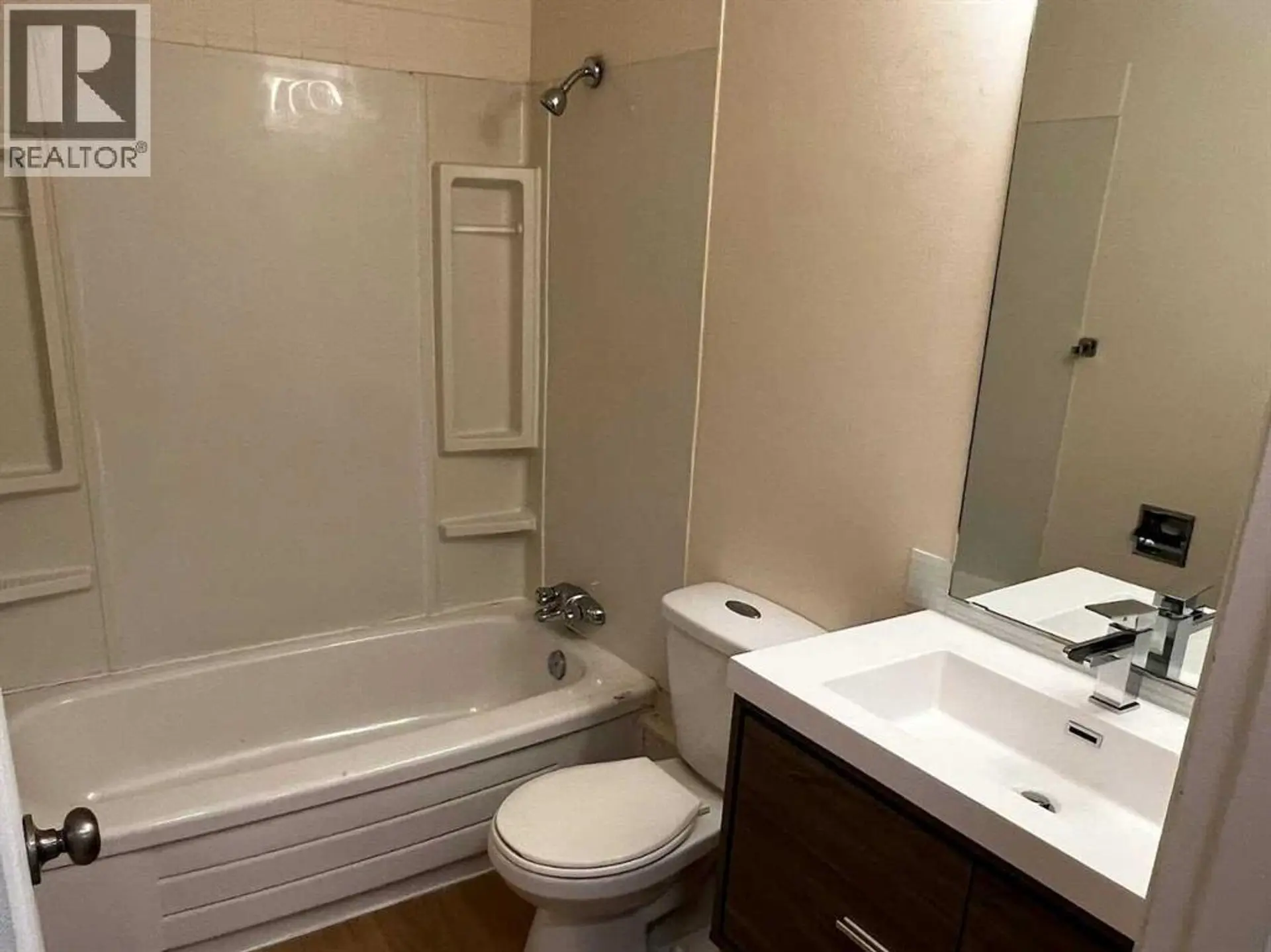 5805 56 Avenue - Image 15