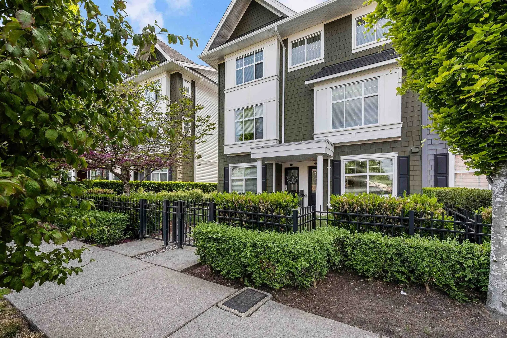 Property at #6 27735 Roundhouse Drive, Abbotsford, BC